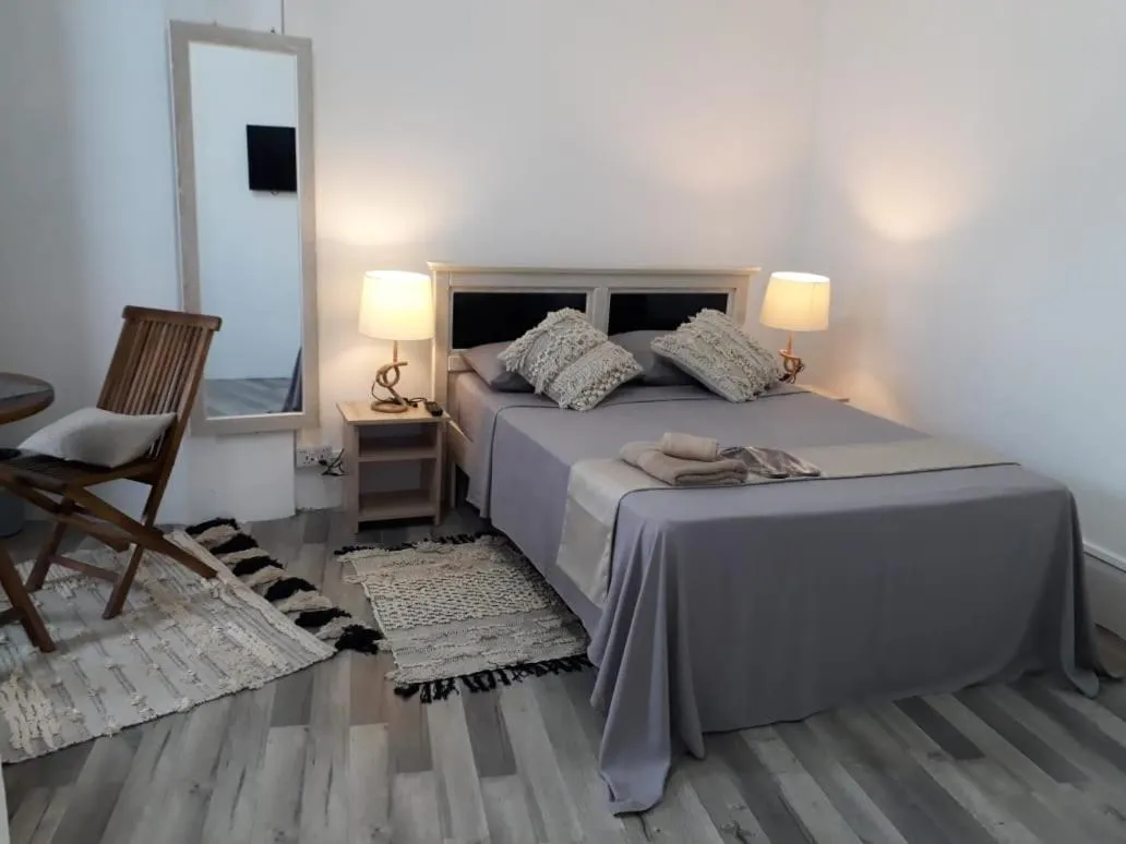 Bed in Hello Guest House