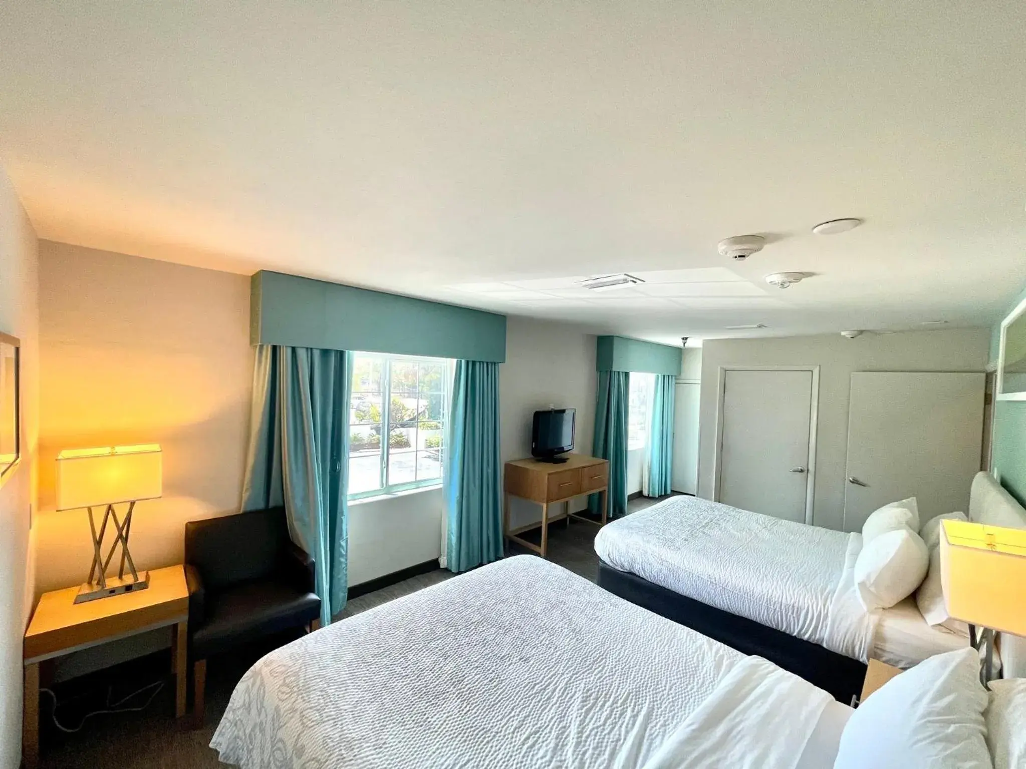 Superior Suite with Two Queen Beds Smoke Free in Red Roof Inn PLUS & Suites Tampa Superior Suite with Two Queen Beds Smoke Free in Red Roof Inn PLUS & Suites Tampa