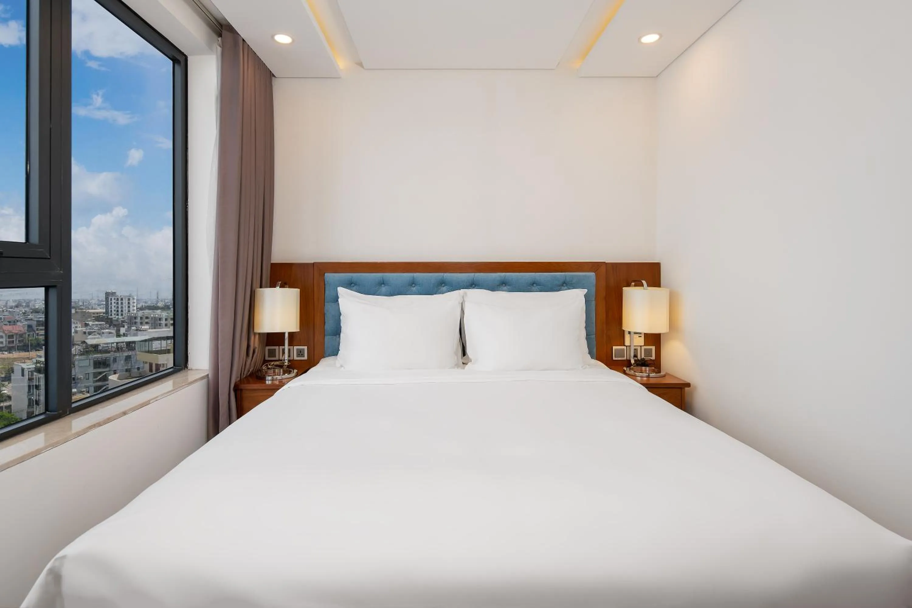 Bedroom, Bed in Paris Deli Danang Beach Hotel