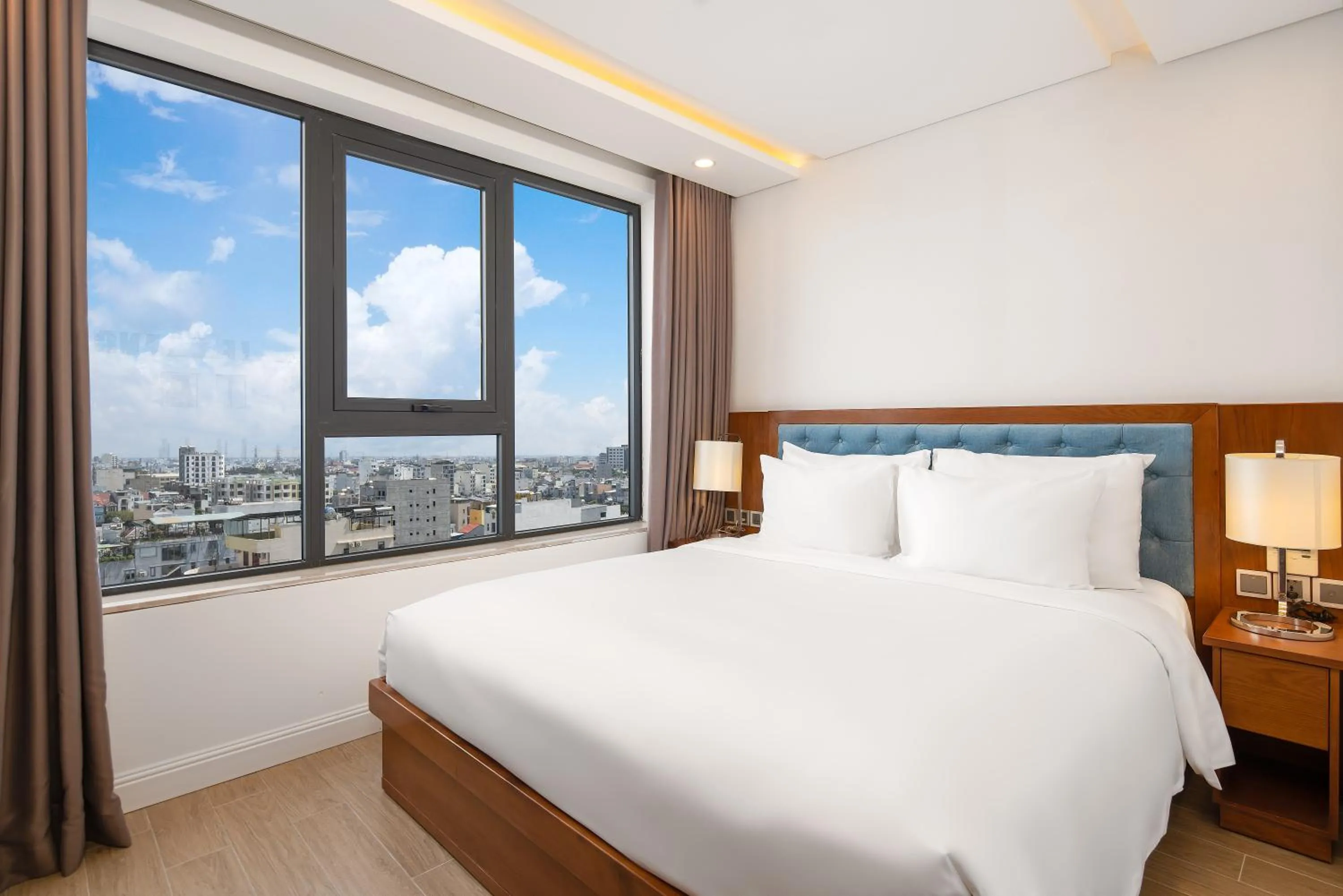 Bedroom, Bed in Paris Deli Danang Beach Hotel