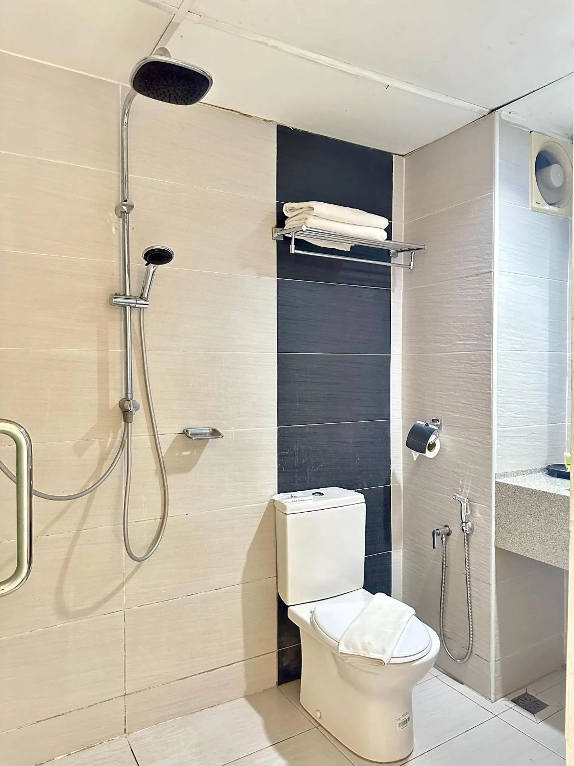 Bathroom in Hotel Seri Malaysia Pulau Pinang