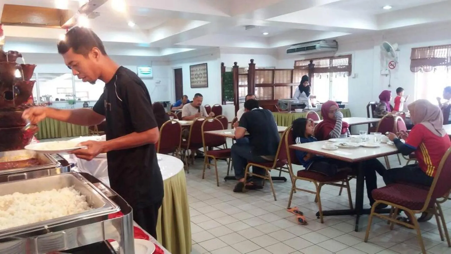 Restaurant/places to eat in Hotel Seri Malaysia Mersing