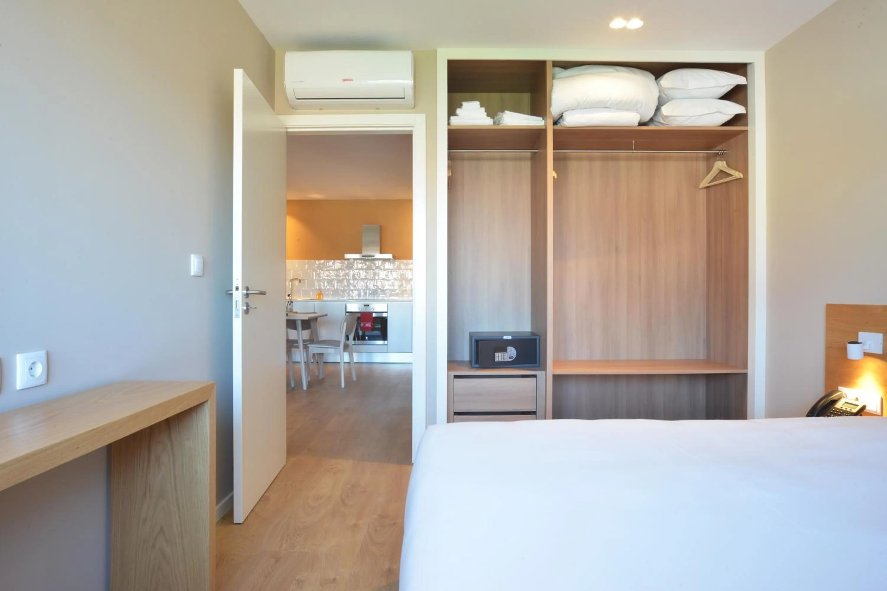 Bedroom, Bed in Spot Family Apartments