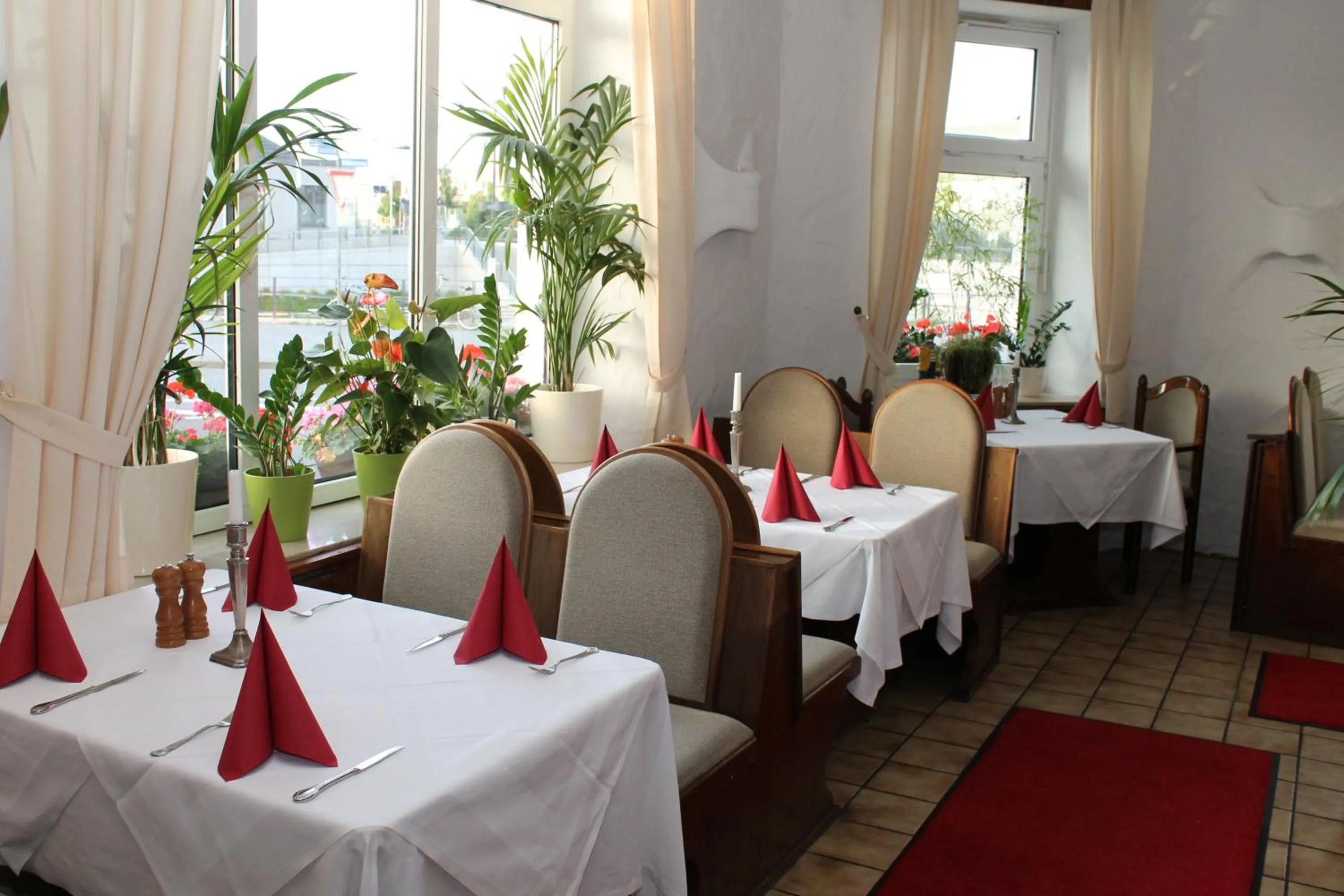 Restaurant/places to eat in Hotel Rheinischer Hof