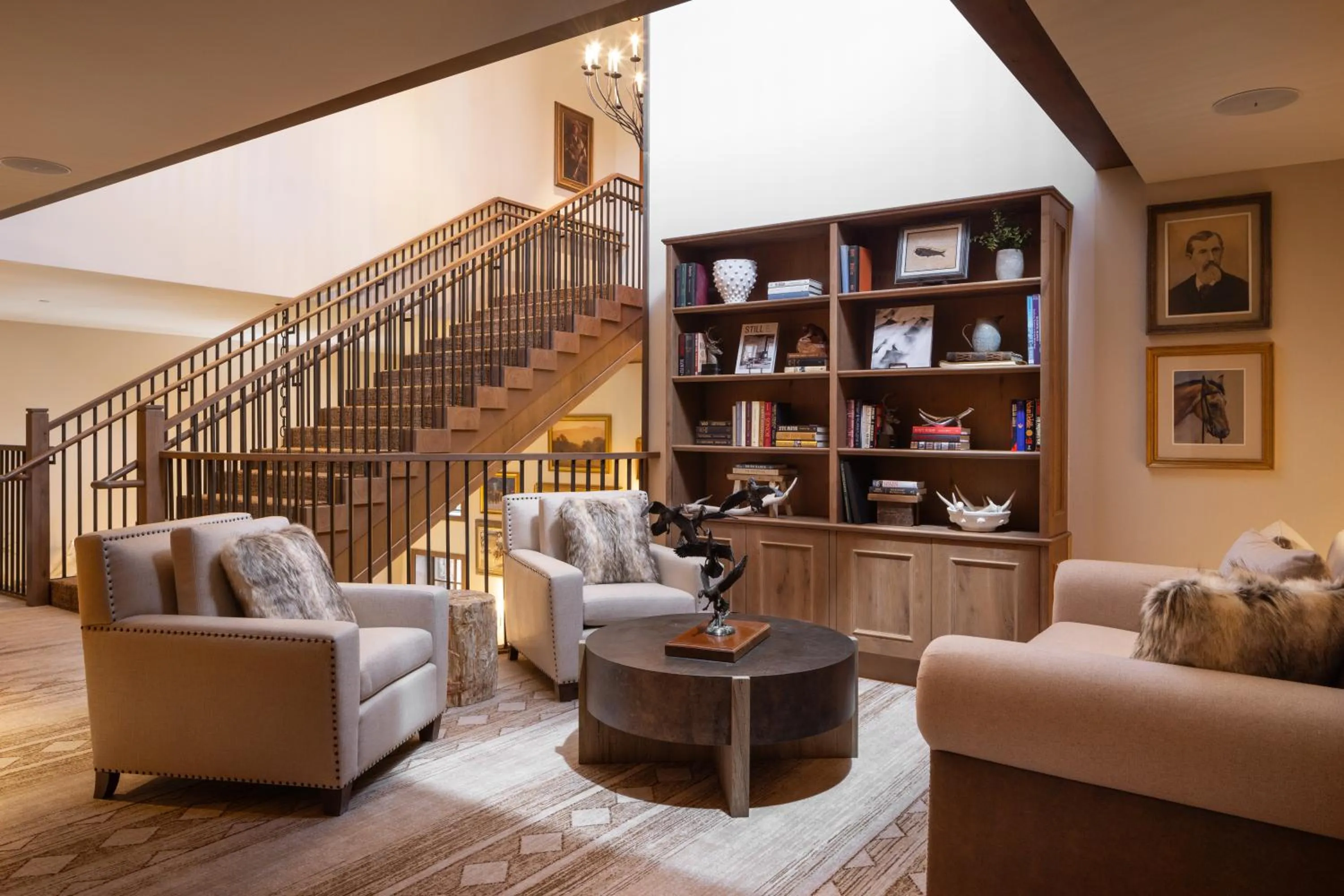 Library in The Rusty Parrot Lodge and Spa