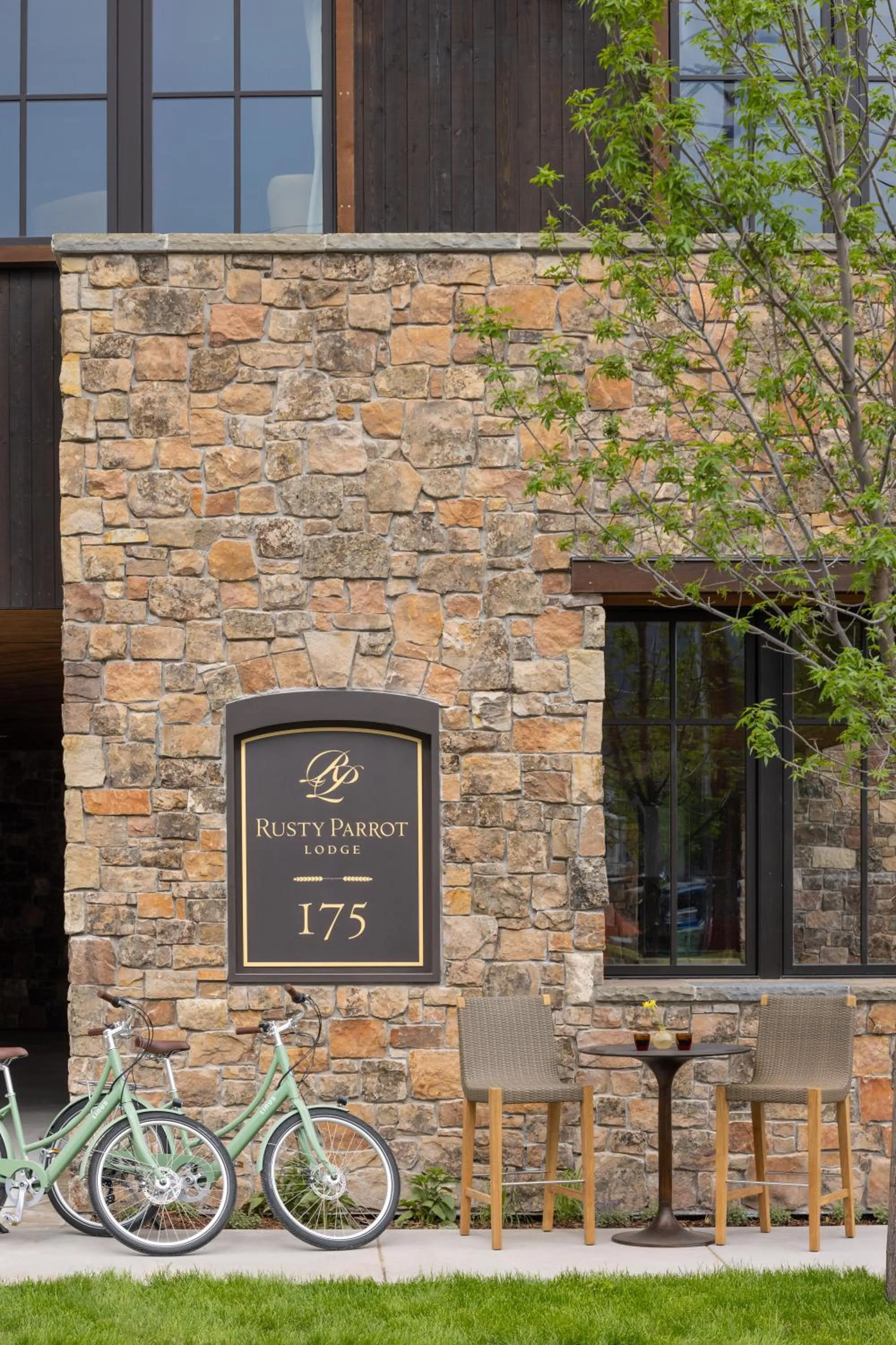 Facade/entrance in The Rusty Parrot Lodge and Spa