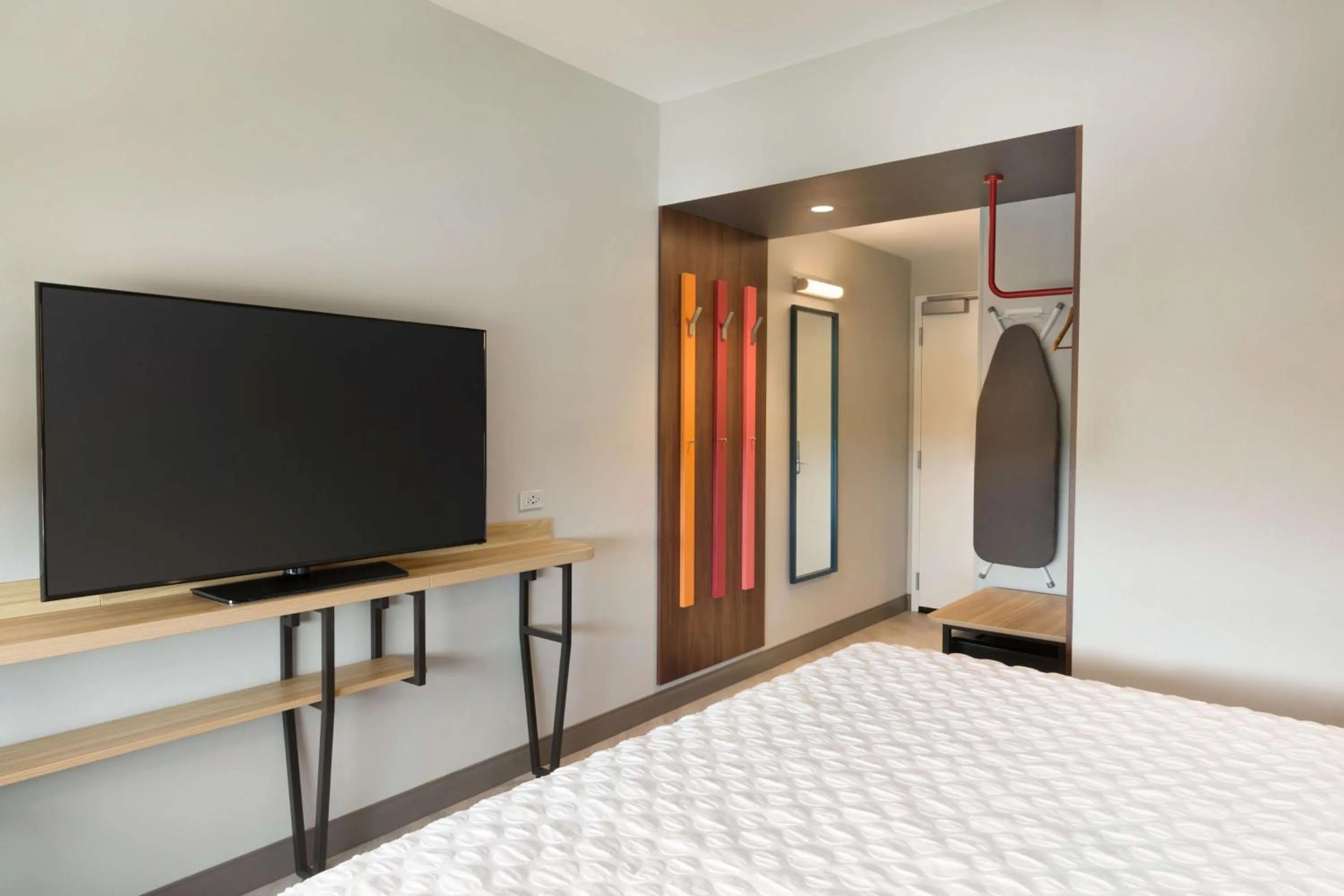 Bedroom, Bed in Tru By Hilton York Pa