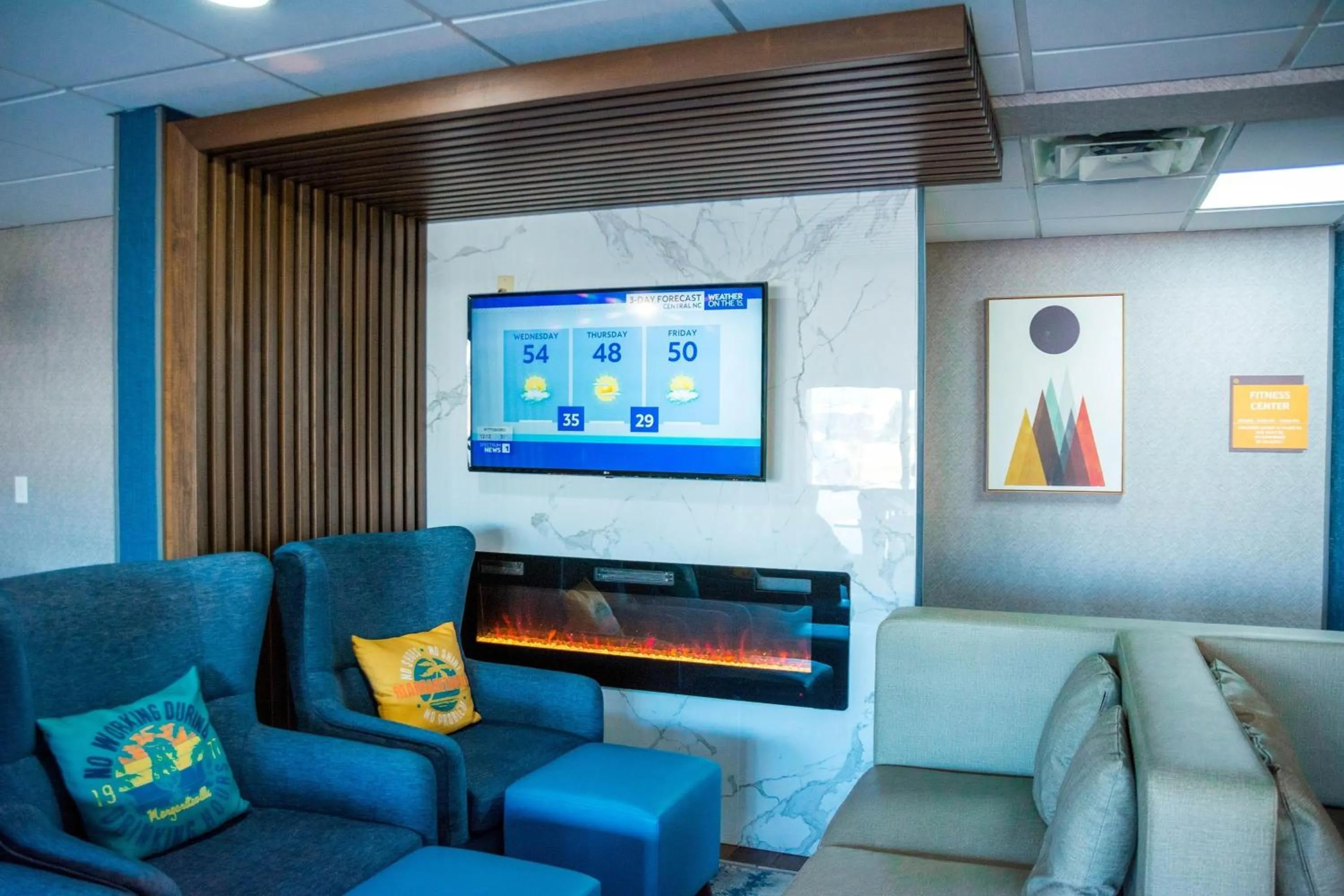 Lobby or reception in La Quinta Inn & Suites by Wyndham Fayetteville I-95