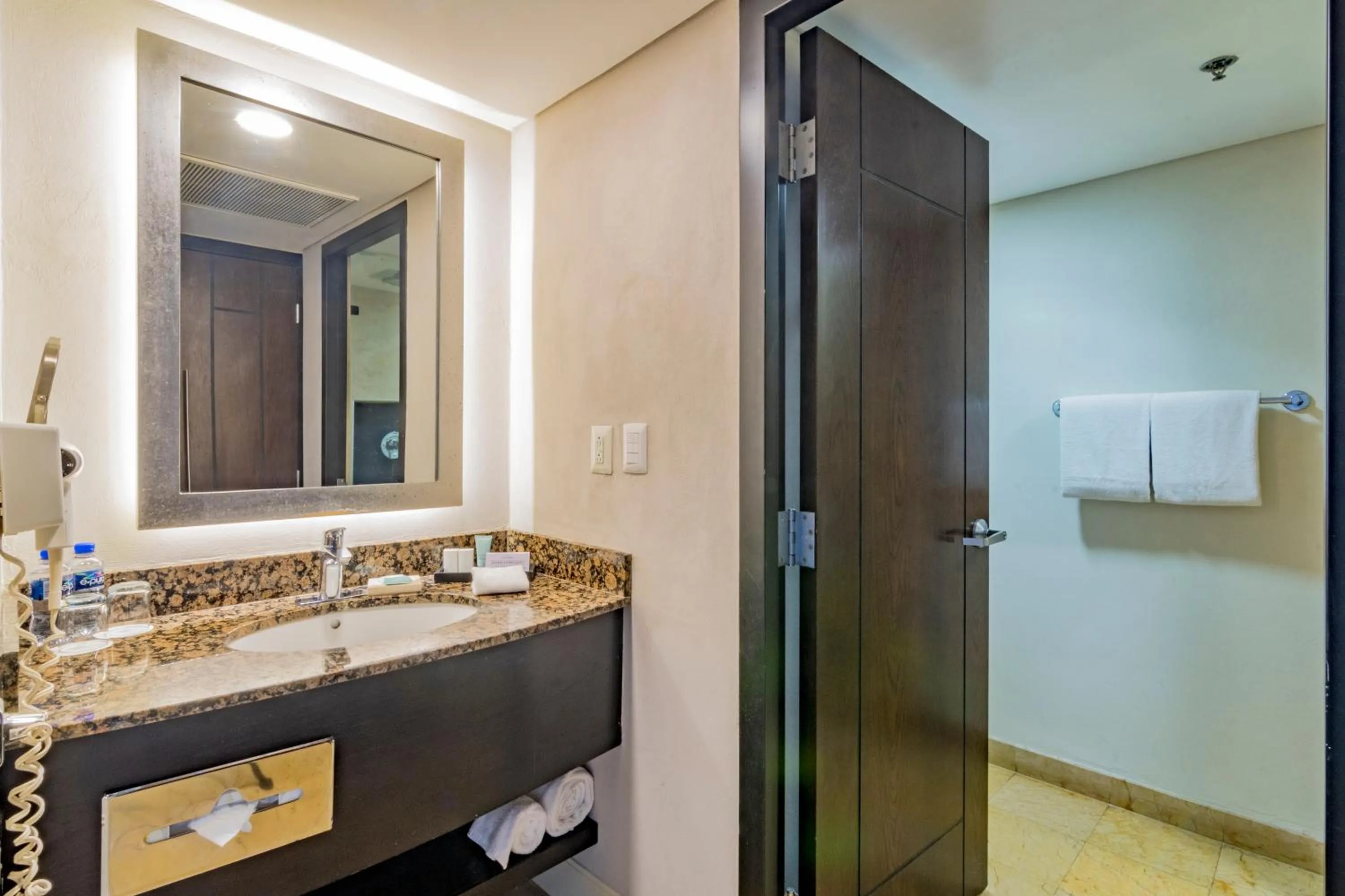 Hotel Lucerna Hermosillo