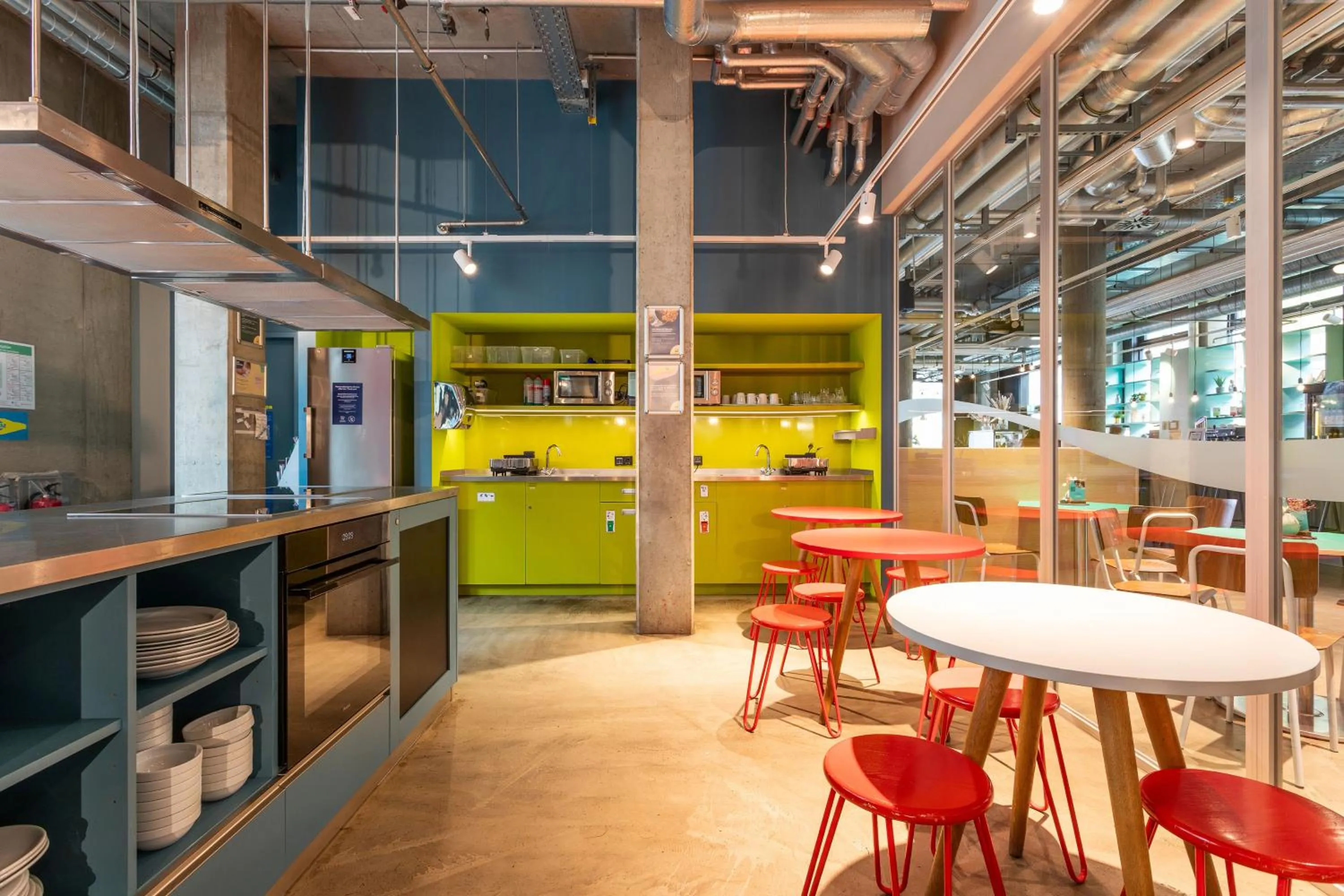 kitchen in MEININGER Hotel Berlin East Side Gallery