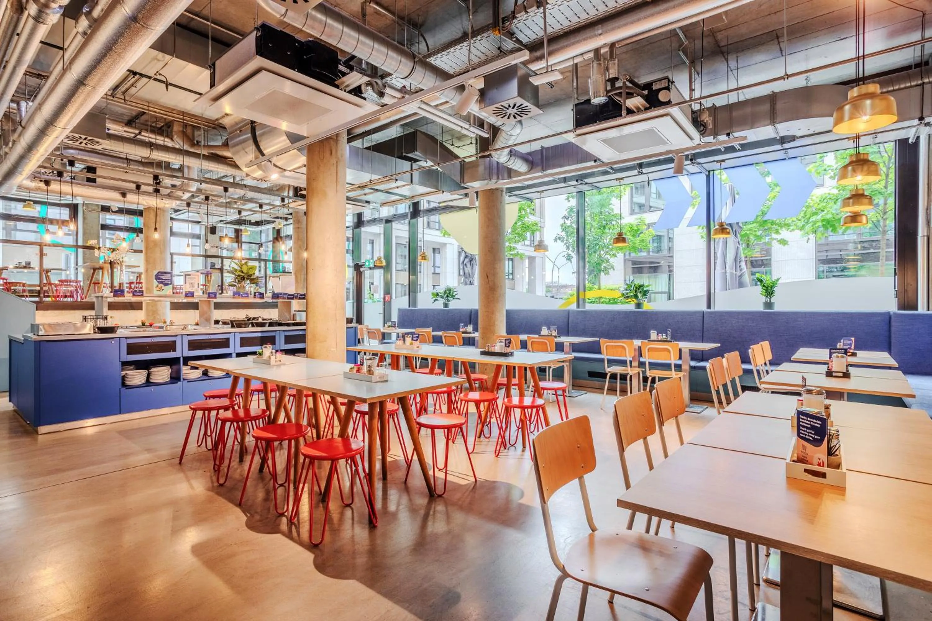 Breakfast in MEININGER Hotel Berlin East Side Gallery