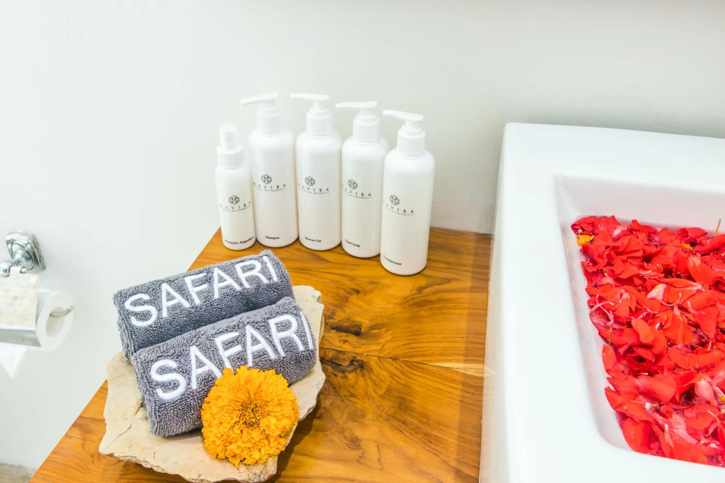 Logo/Certificate/Sign in Villa Safari