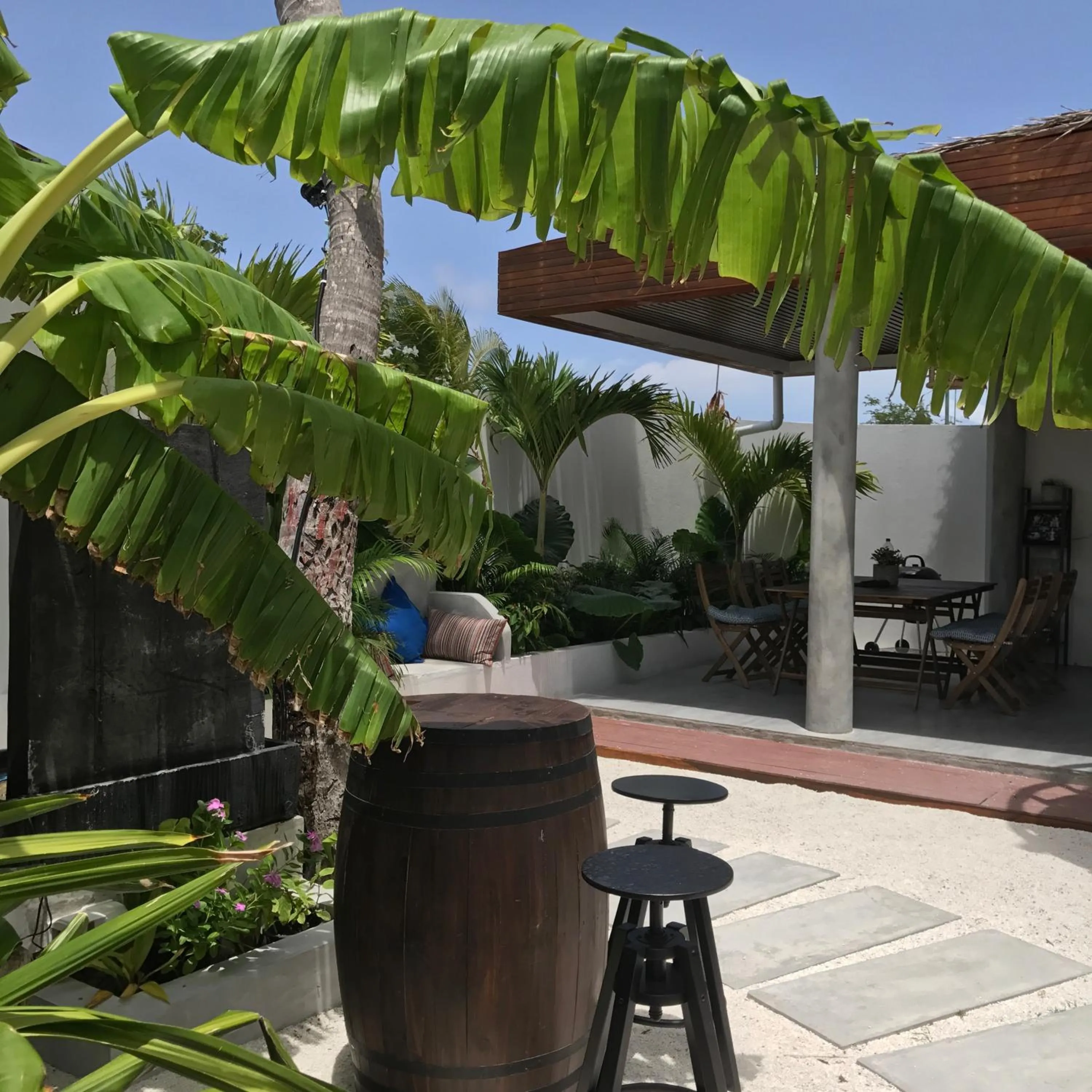 Communal lounge/ TV room in Veli Vilaa