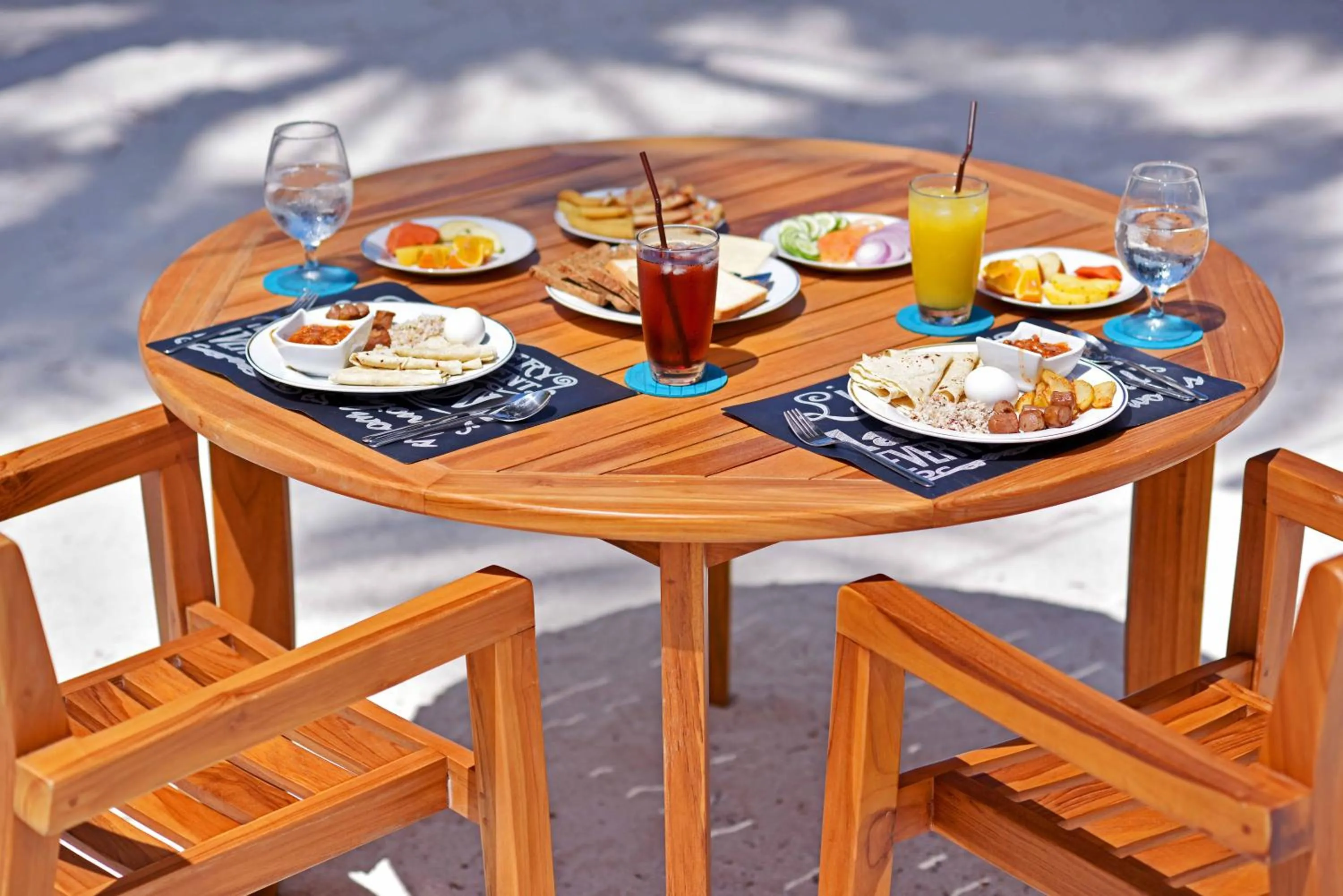 Breakfast in Veli Vilaa