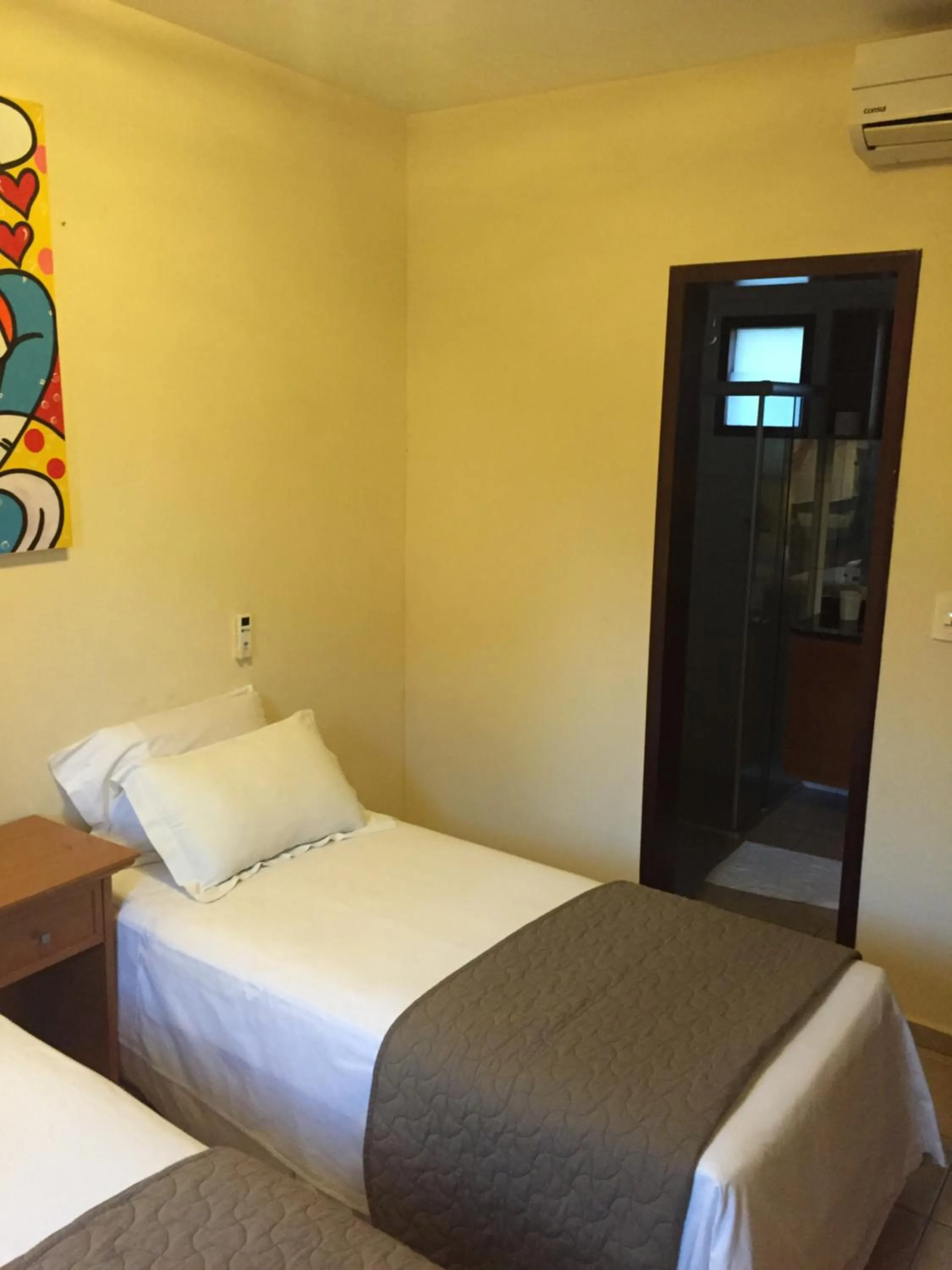 Photo of the whole room, Bed in CostaSol Pipa Chalés