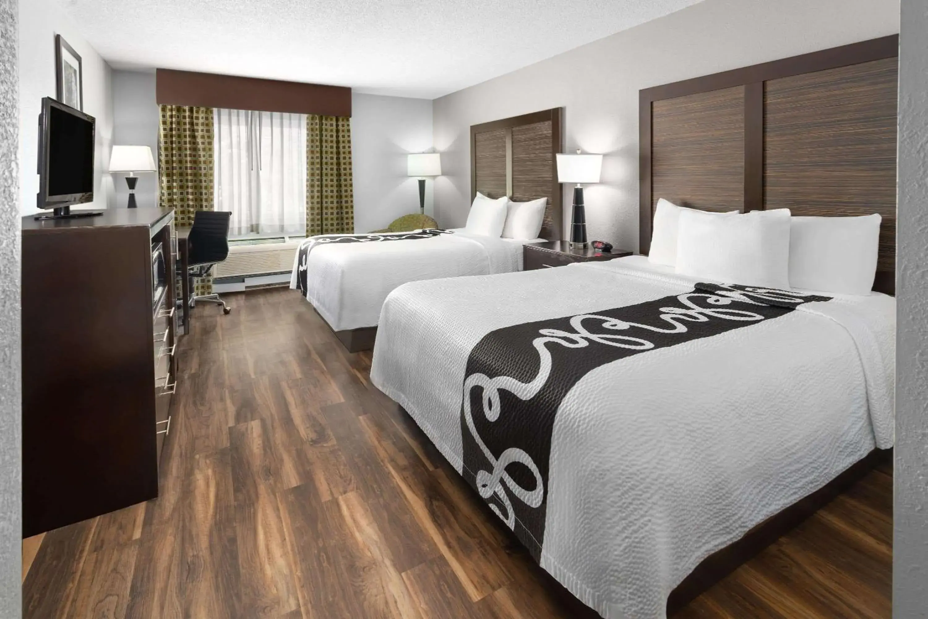 Queen Room with Two Queen Beds - Non-Smoking in La Quinta Inn by Wyndham Buffalo Airport Queen Room with Two Queen Beds - Non-Smoking in La Quinta Inn by Wyndham Buffalo Airport