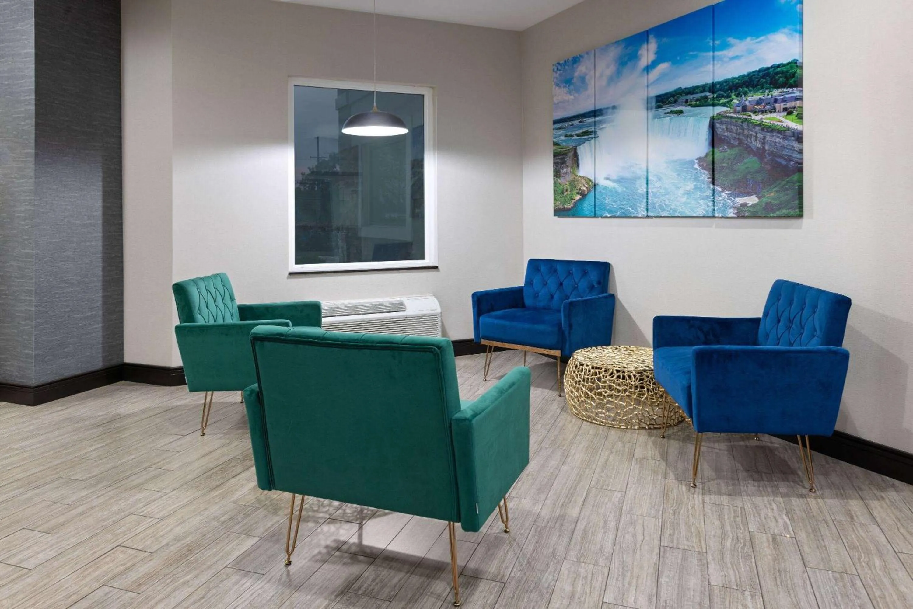 Lobby or reception in La Quinta Inn by Wyndham Buffalo Airport