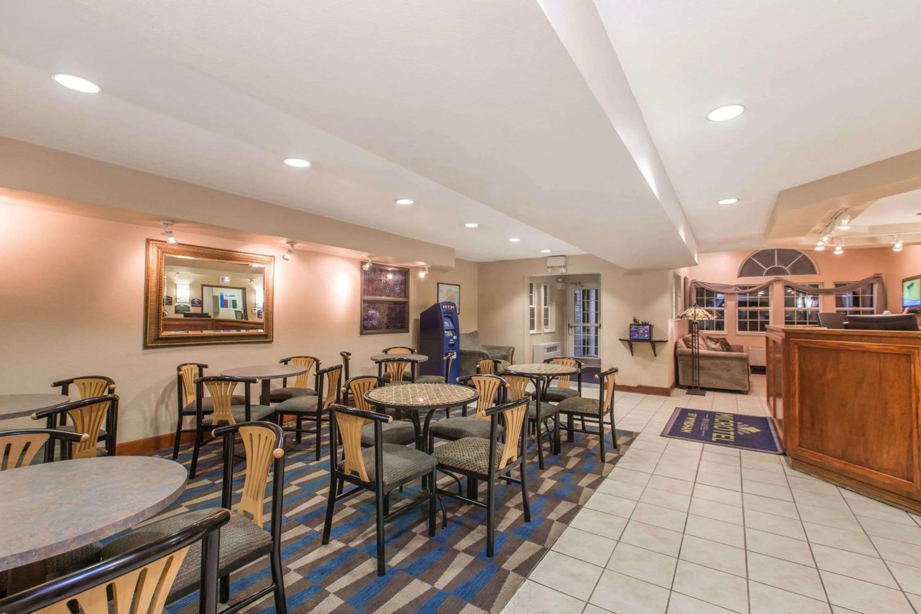 Restaurant/places to eat in Baymont Inn & Suites by Wyndham Anchorage Airport