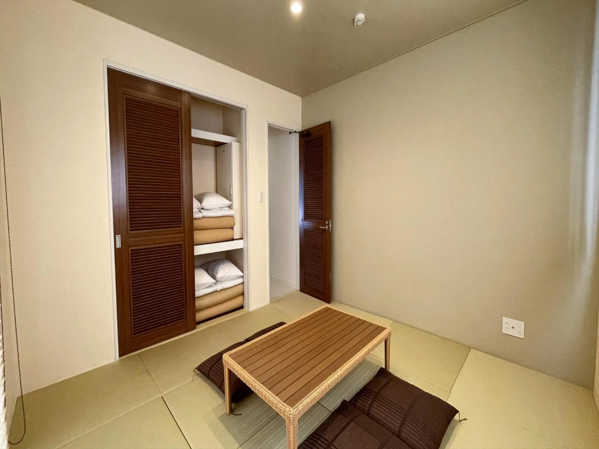 Photo of the whole room, Bed in Ahman Suite Villa Sumuide