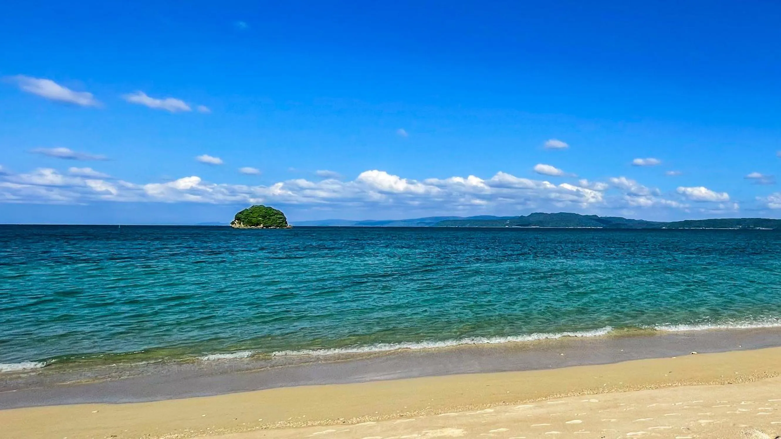 Beach in Ahman Suite Villa Sumuide