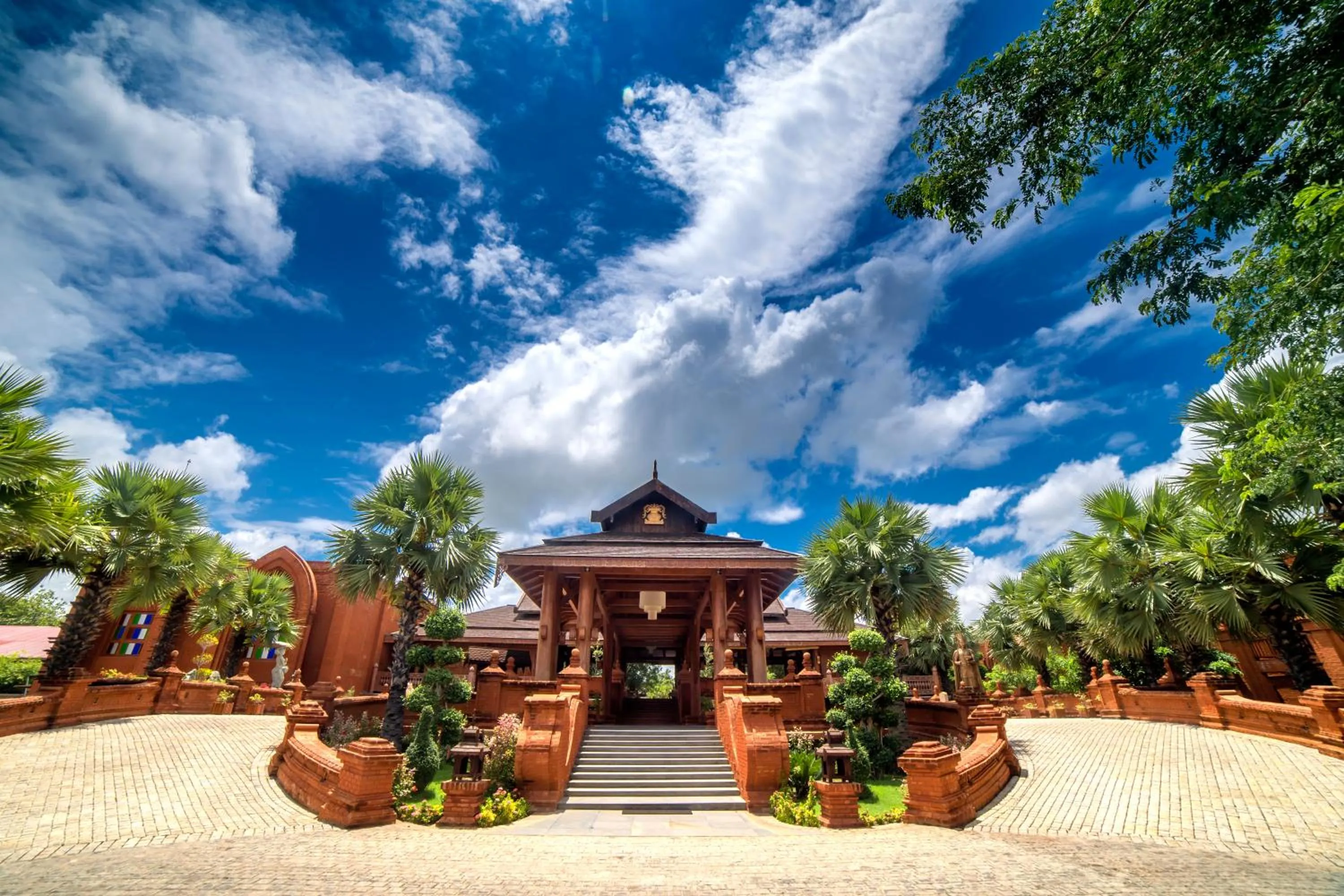 Facade/entrance in Heritage Bagan Hotel