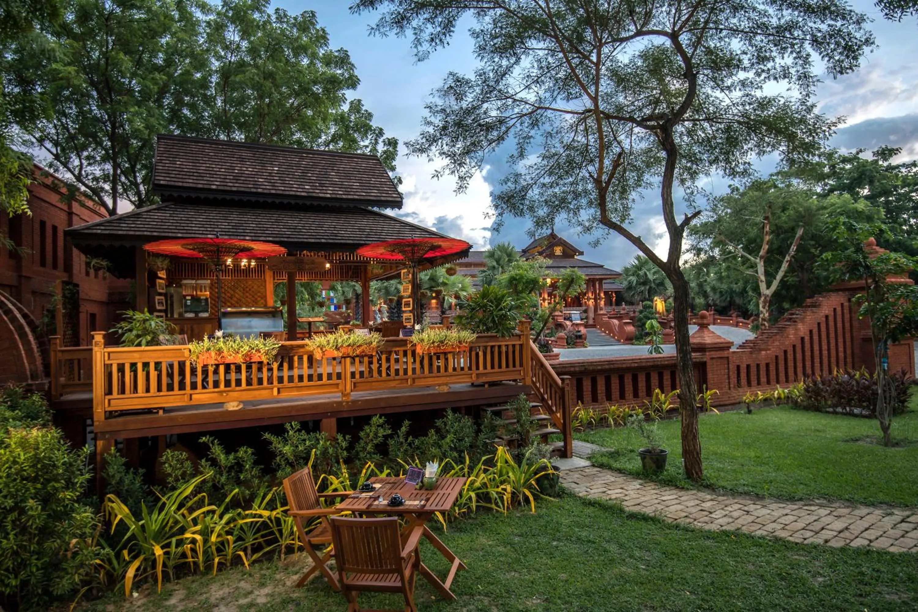Food and drinks in Heritage Bagan Hotel