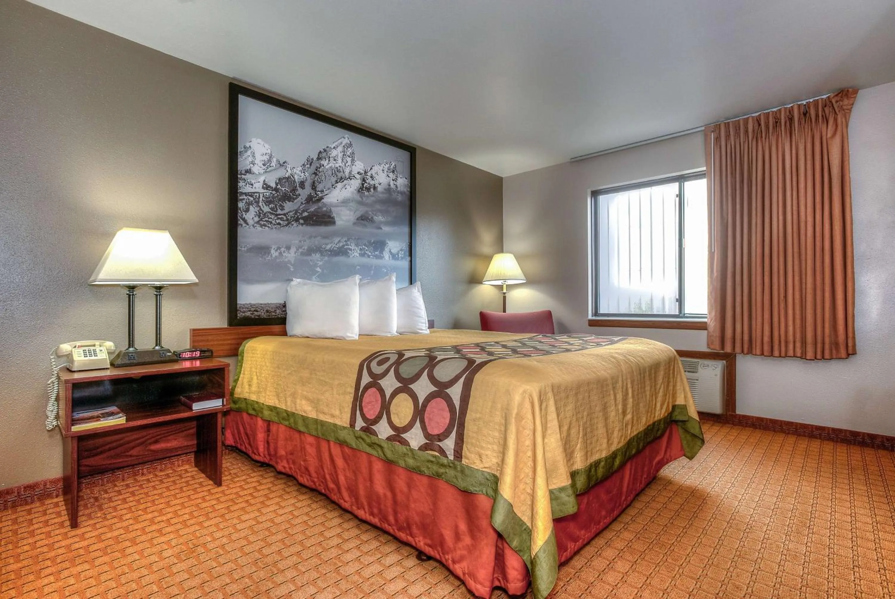 Photo of the whole room, Bed in Super 8 by Wyndham Jackson Hole