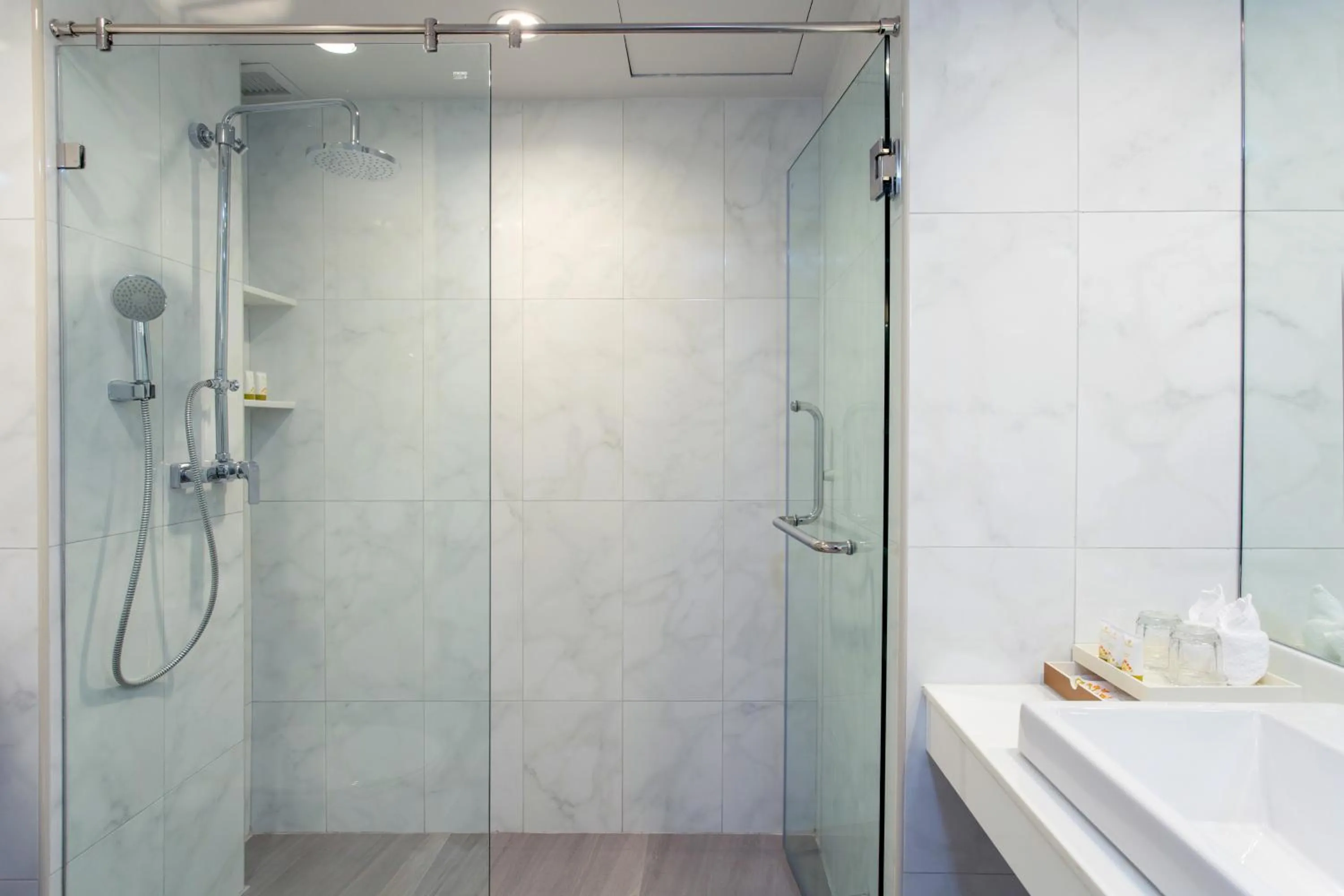 Bathroom in The Riverie by Katathani