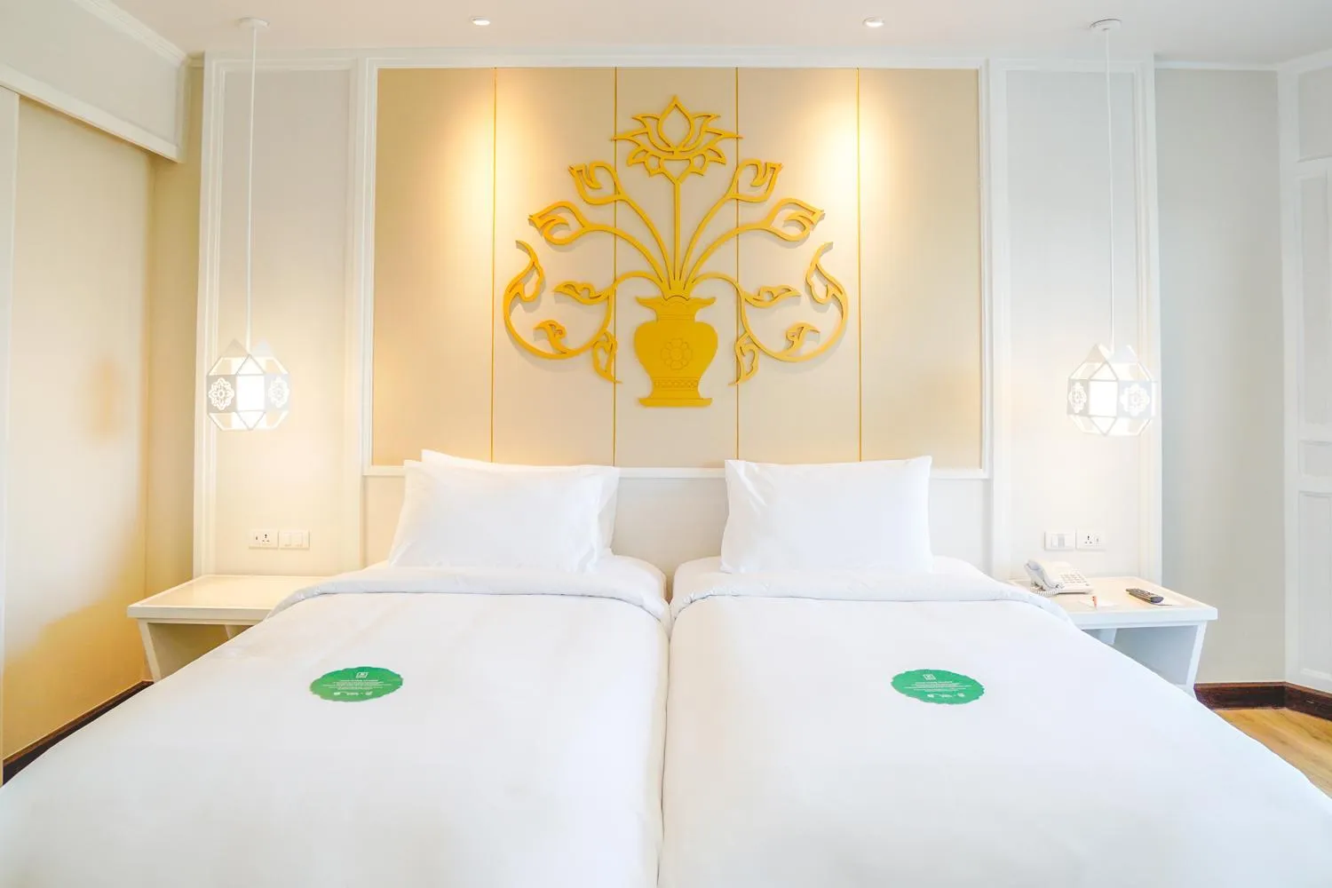 Bed in The Riverie by Katathani