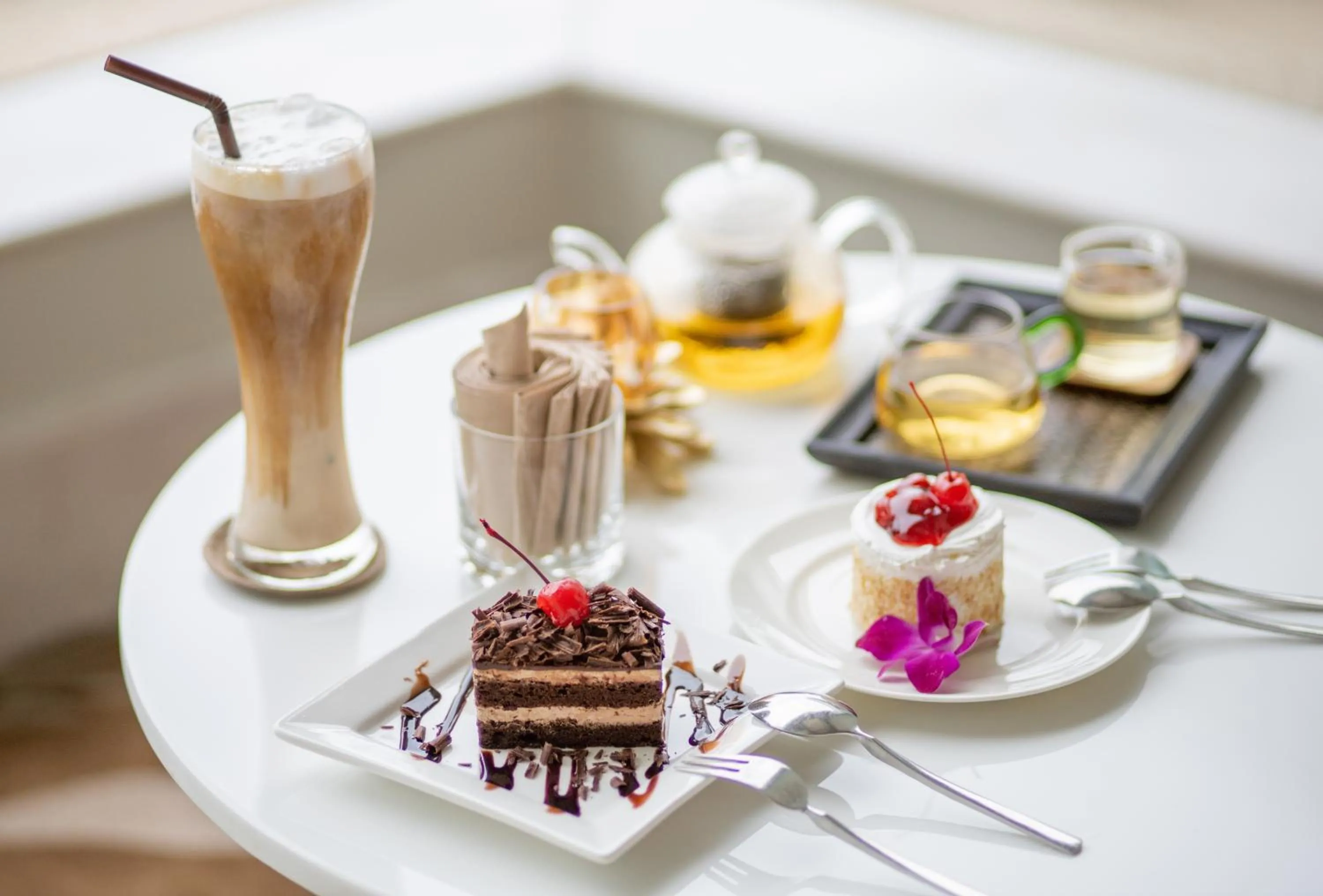 Food and drinks in The Riverie by Katathani