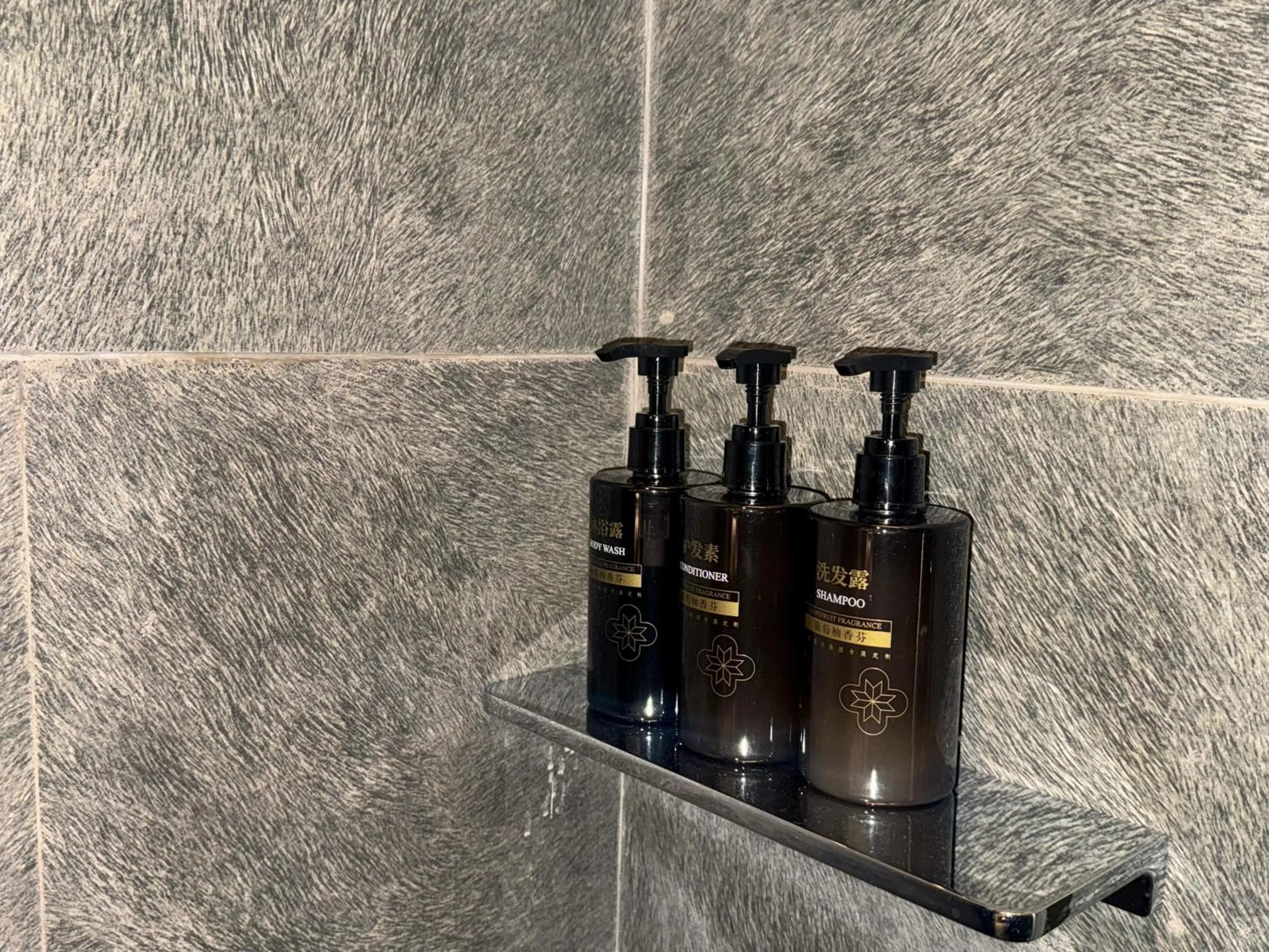 Shower in Paco Hotel Datang Metro Guangzhou-Free breakfast and proximity to Pazhou Exhibition Center