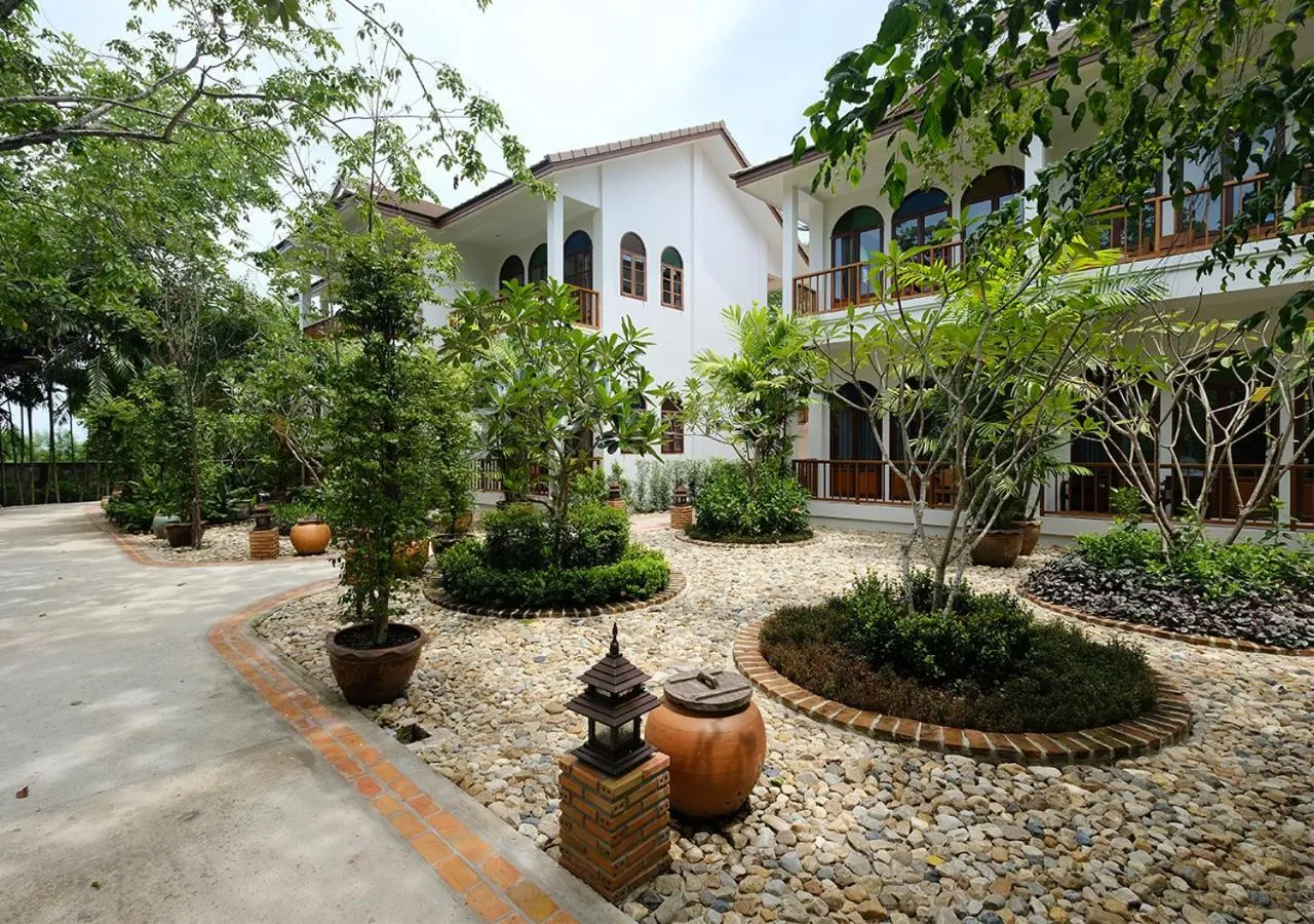 Garden view in Baan Imm Sook Resort
