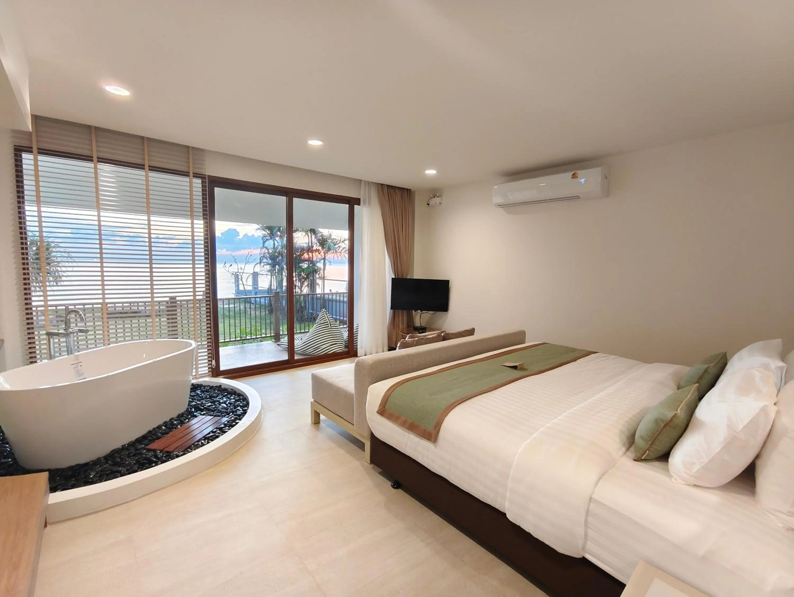 Bed in Baan Imm Sook Resort