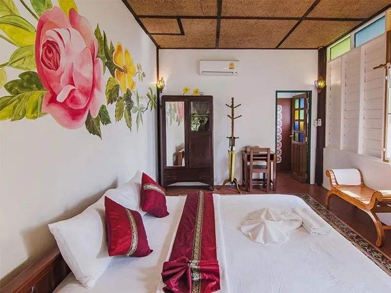 Property building, Bed in Baan Imm Sook Resort