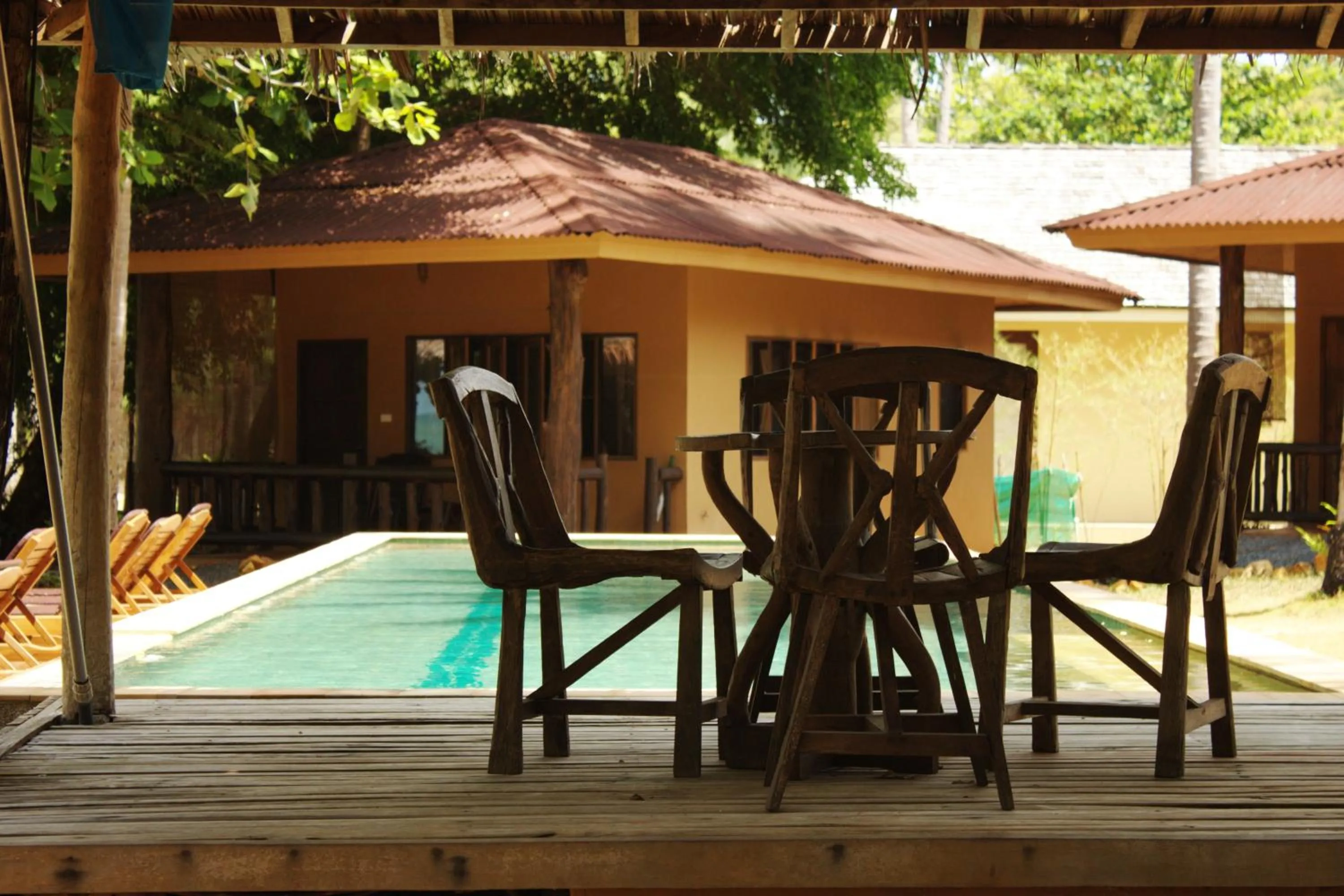 Swimming pool in Melina Beach Front Bungalows