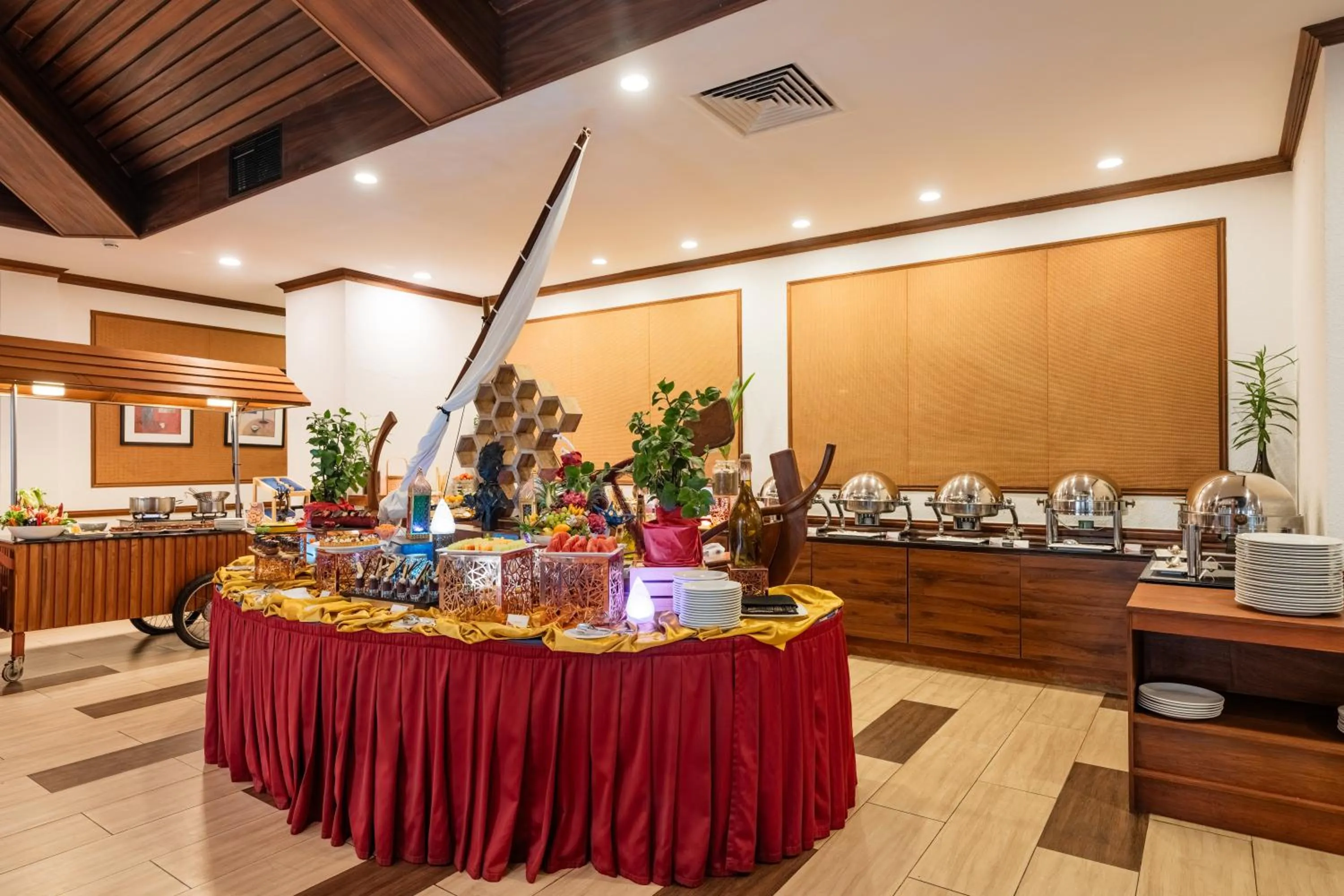 Restaurant/places to eat in Hulhule Island Hotel- Private Beach Access & Airport Pick-up and Drop