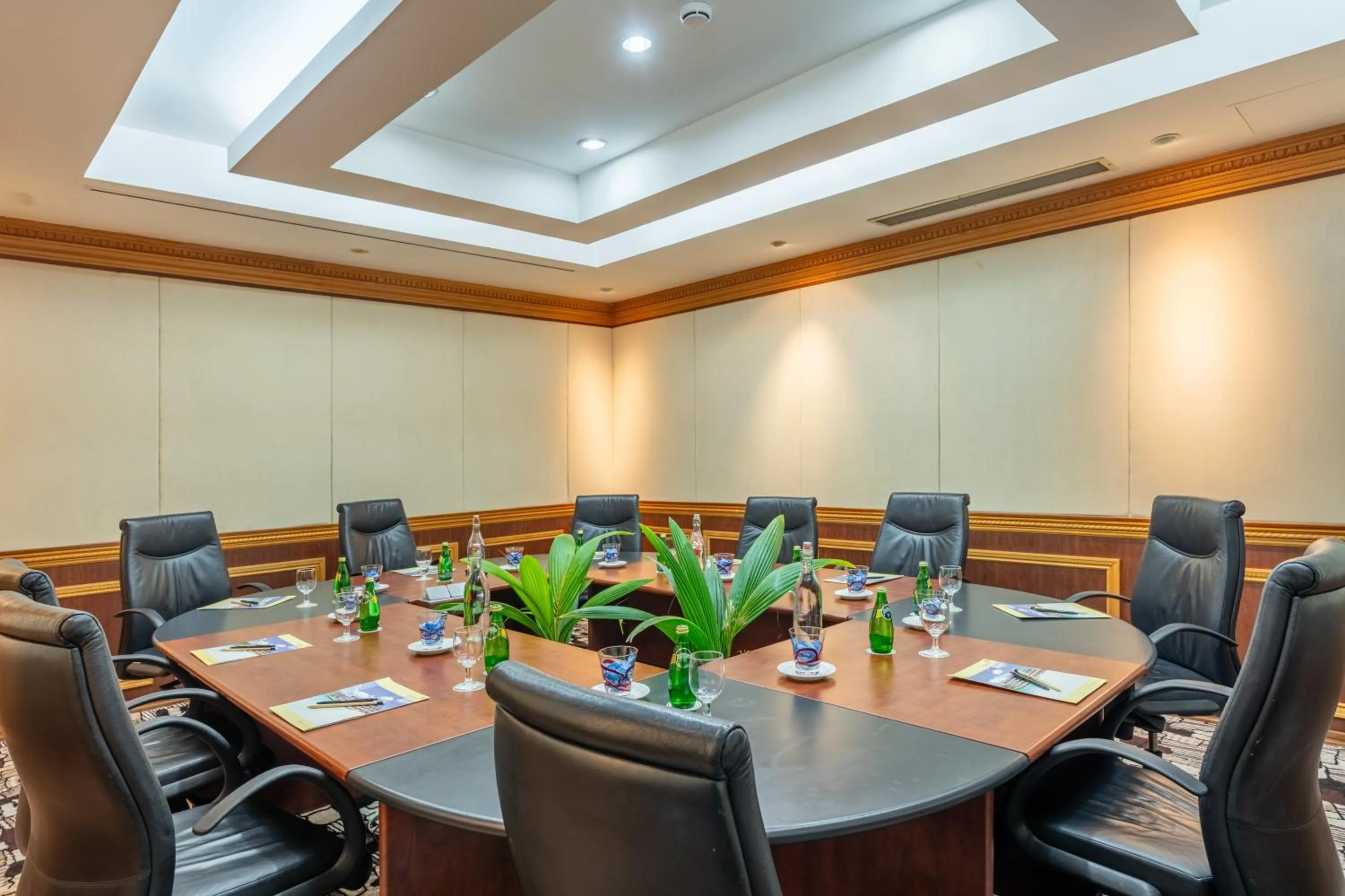 Restaurant/places to eat in Hulhule Island Hotel- Private Beach Access & Airport Pick-up and Drop