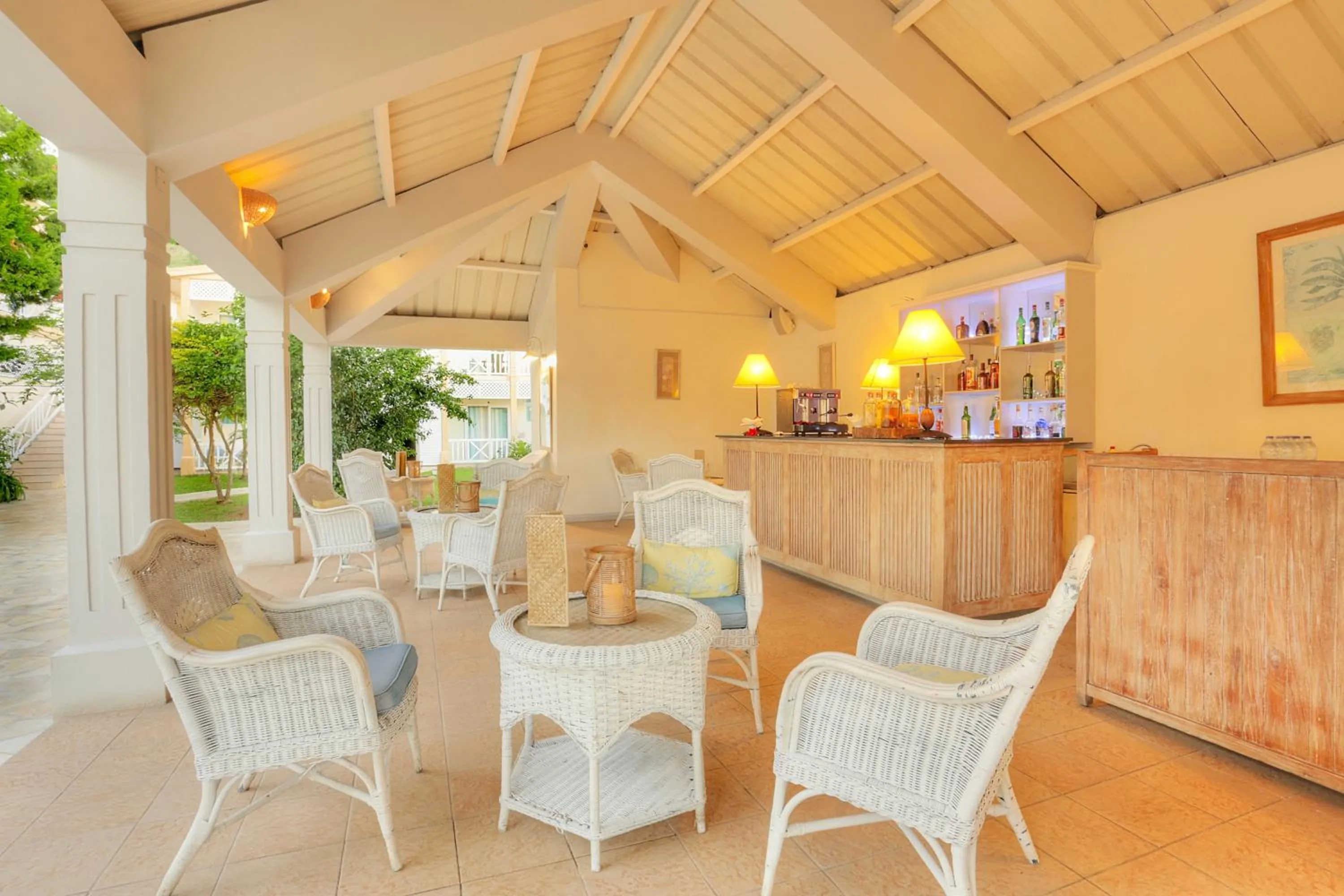Lounge or bar in Cocotiers Hotel - Rodrigues