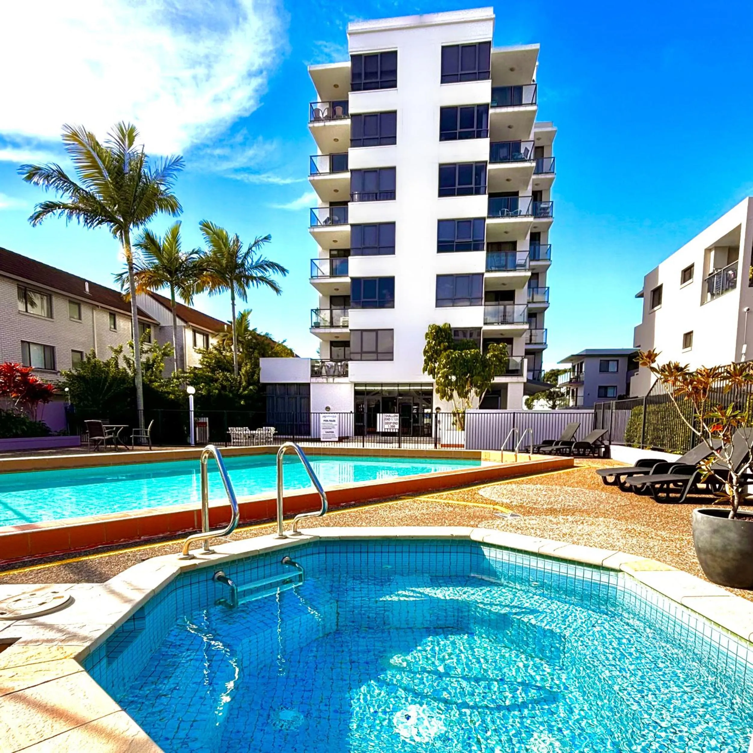 Aqualine Apartments On The Broadwater
