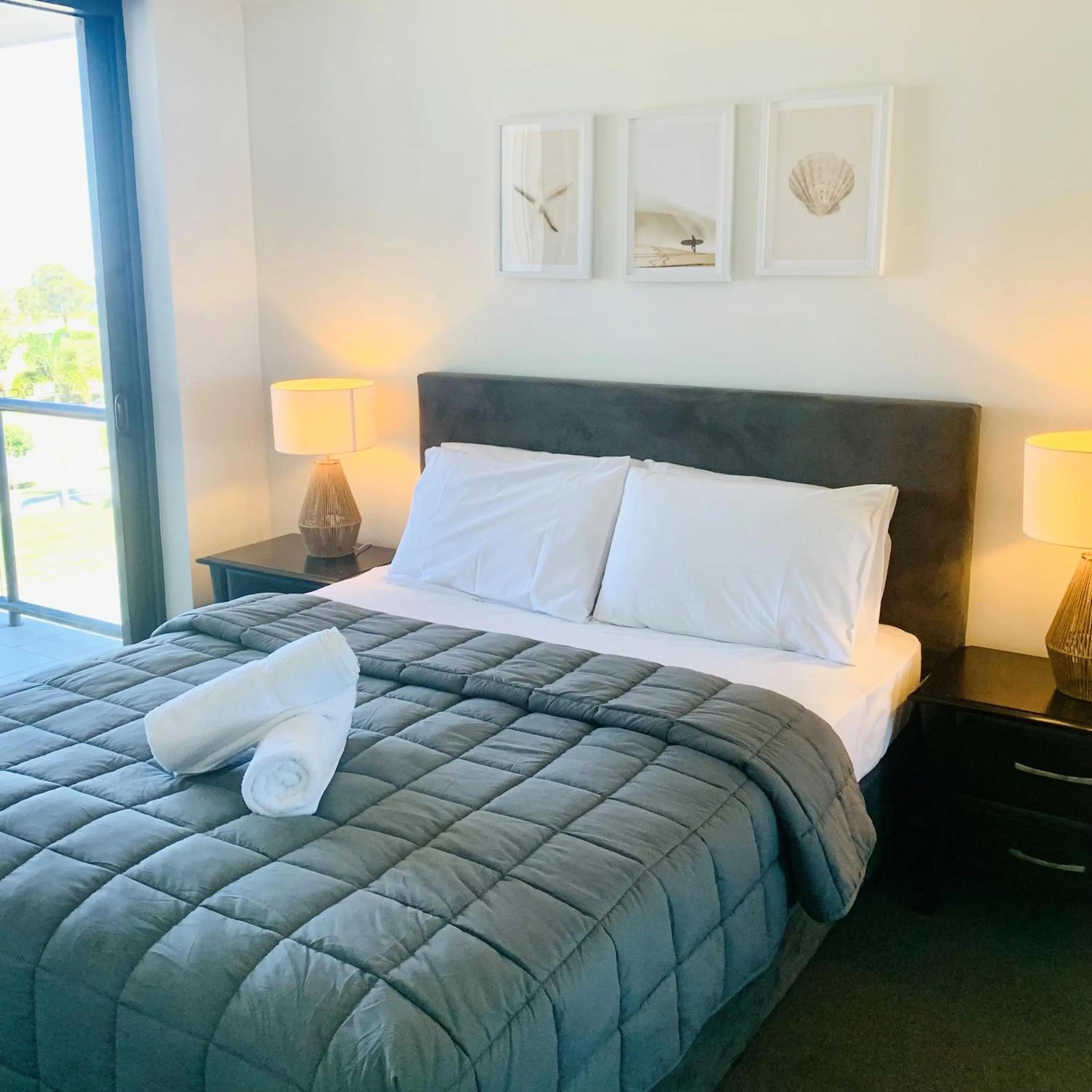 Bed in Aqualine Apartments On The Broadwater