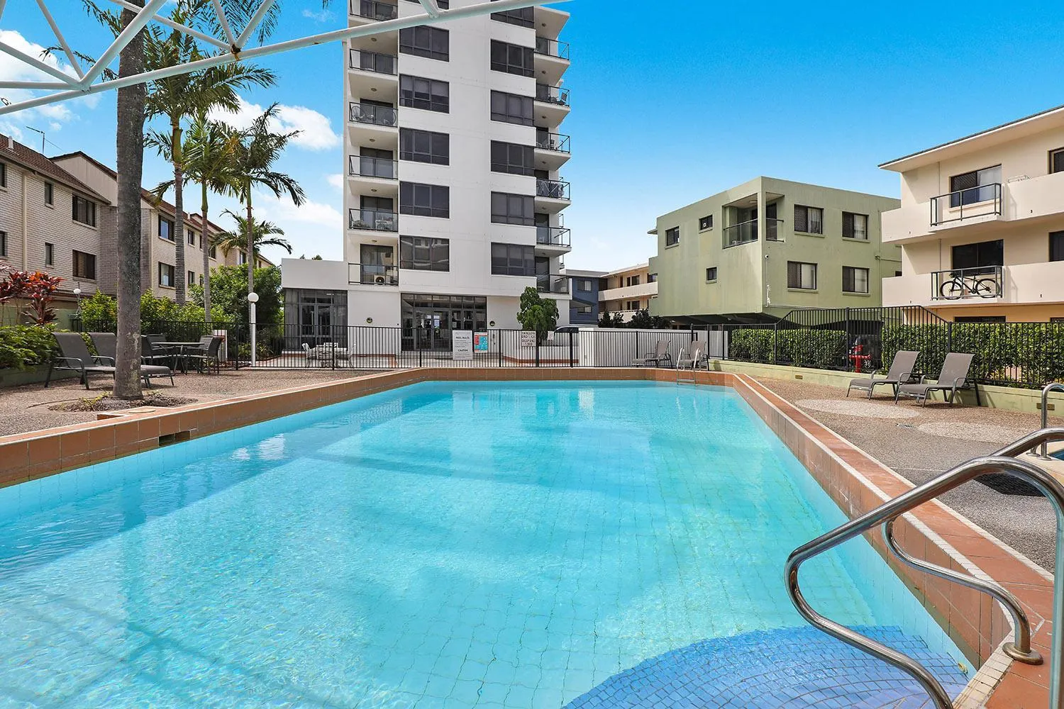 Property building in Aqualine Apartments On The Broadwater