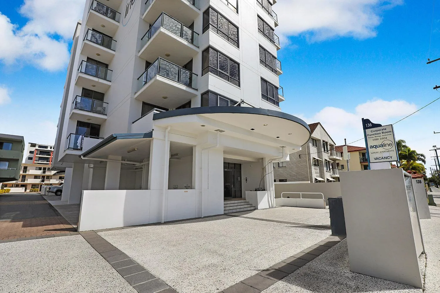 Property building in Aqualine Apartments On The Broadwater