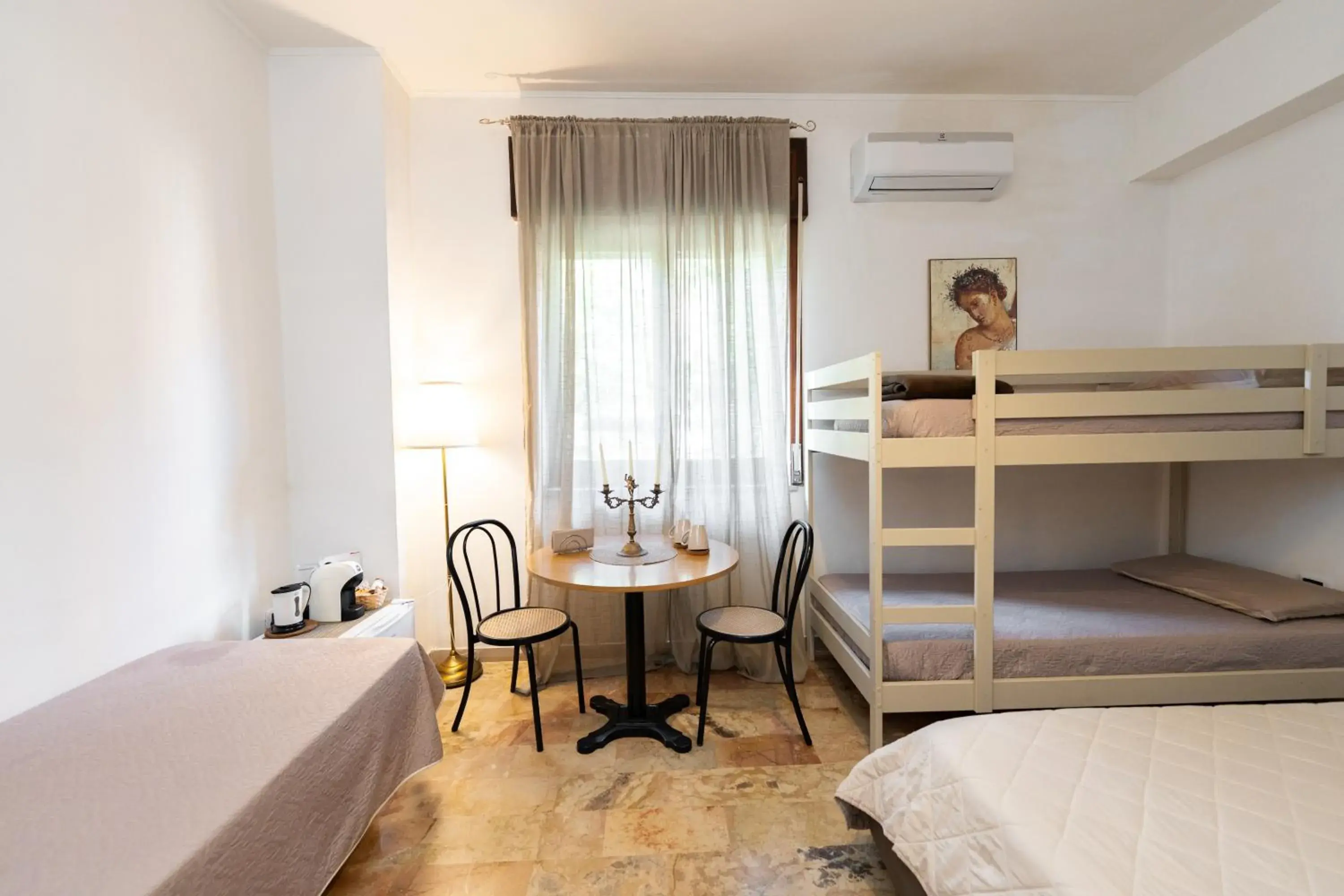 Family Room with Garden View - single occupancy in L'Anfiteatro di Pompei B&B Family Room with Garden View - single occupancy in L'Anfiteatro di Pompei B&B