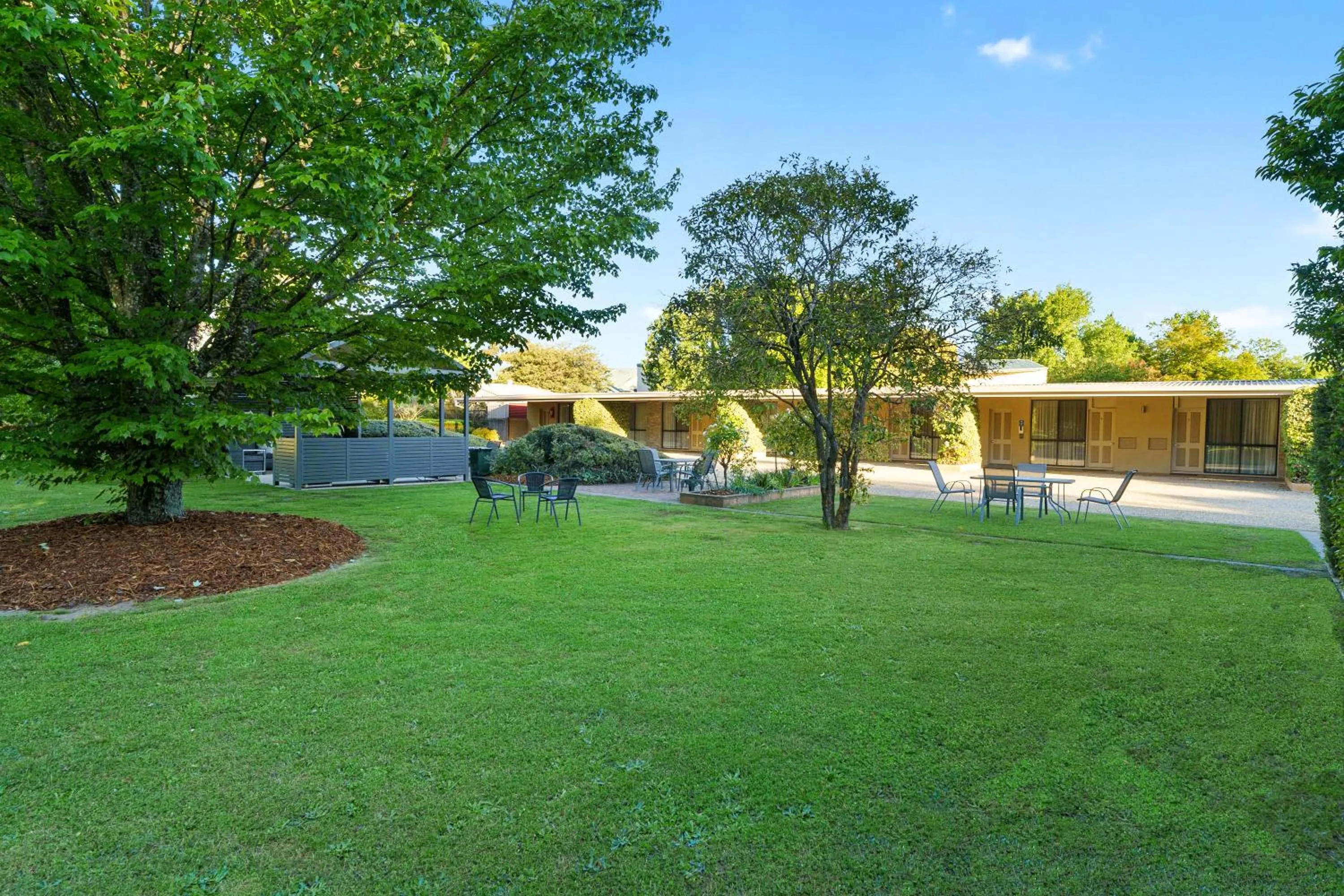 Garden in Beechworth Motor Inn