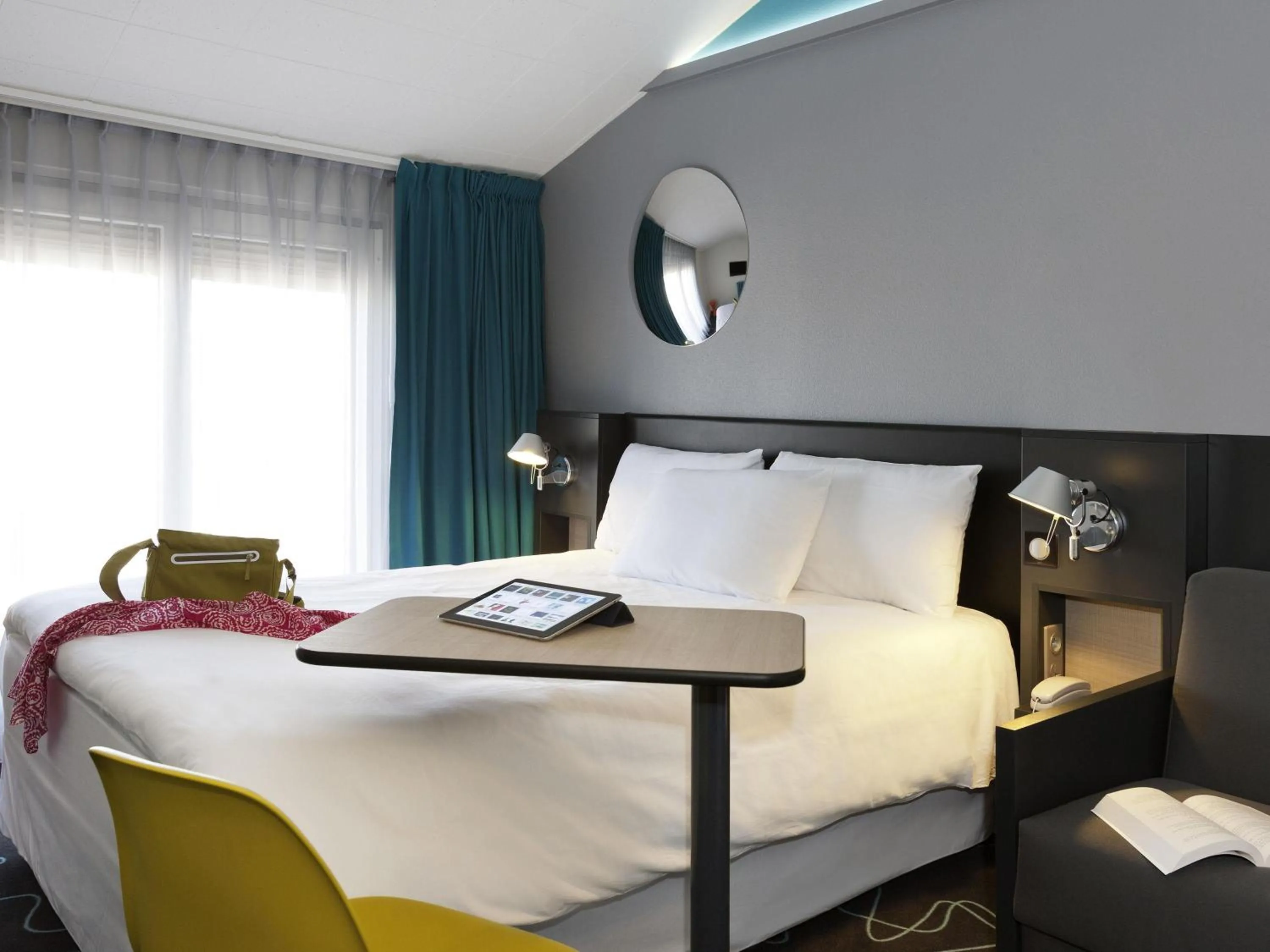 Bedroom, Bed in ibis Styles Roanne Centre Gare