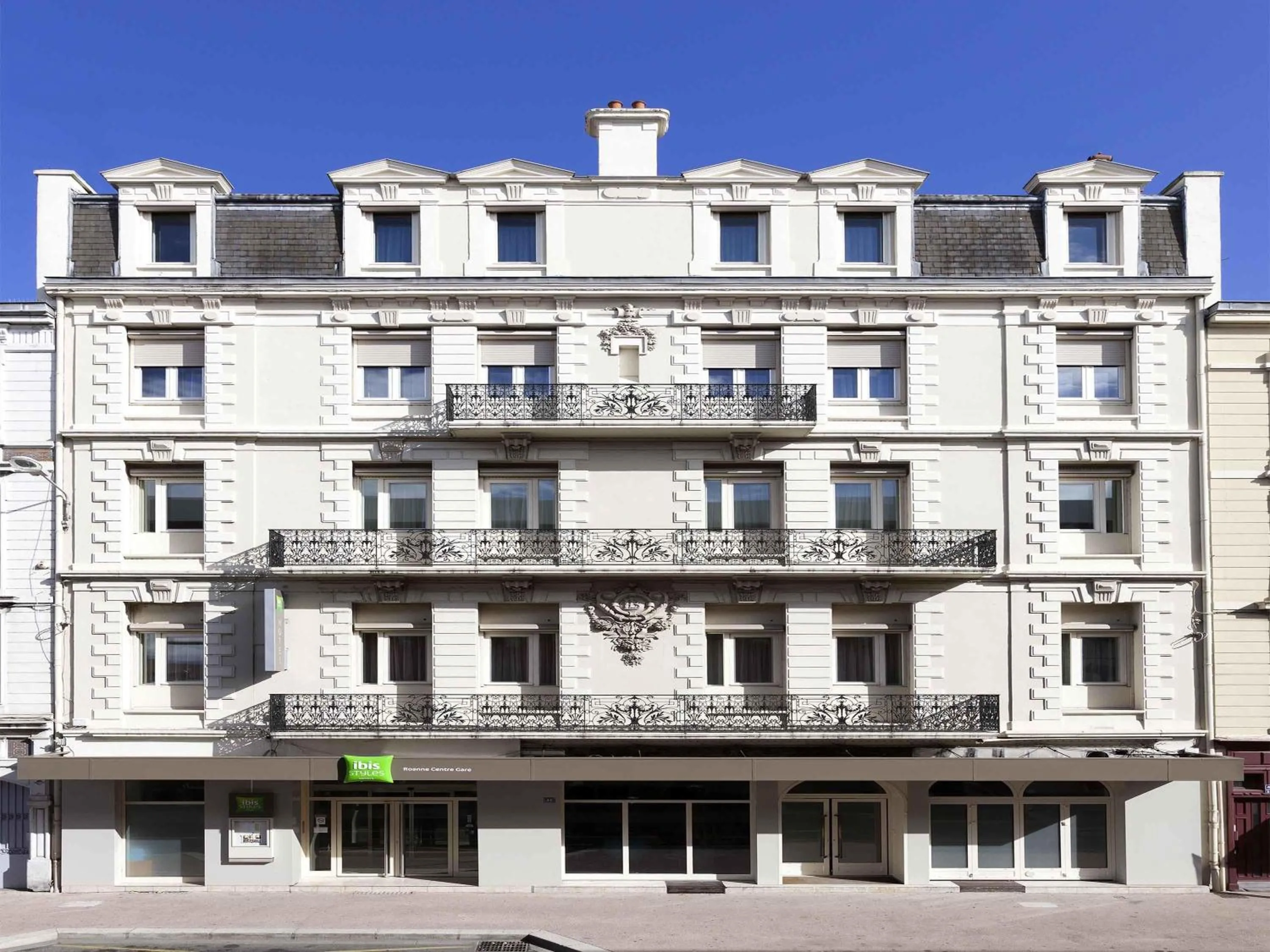 Property building in ibis Styles Roanne Centre Gare