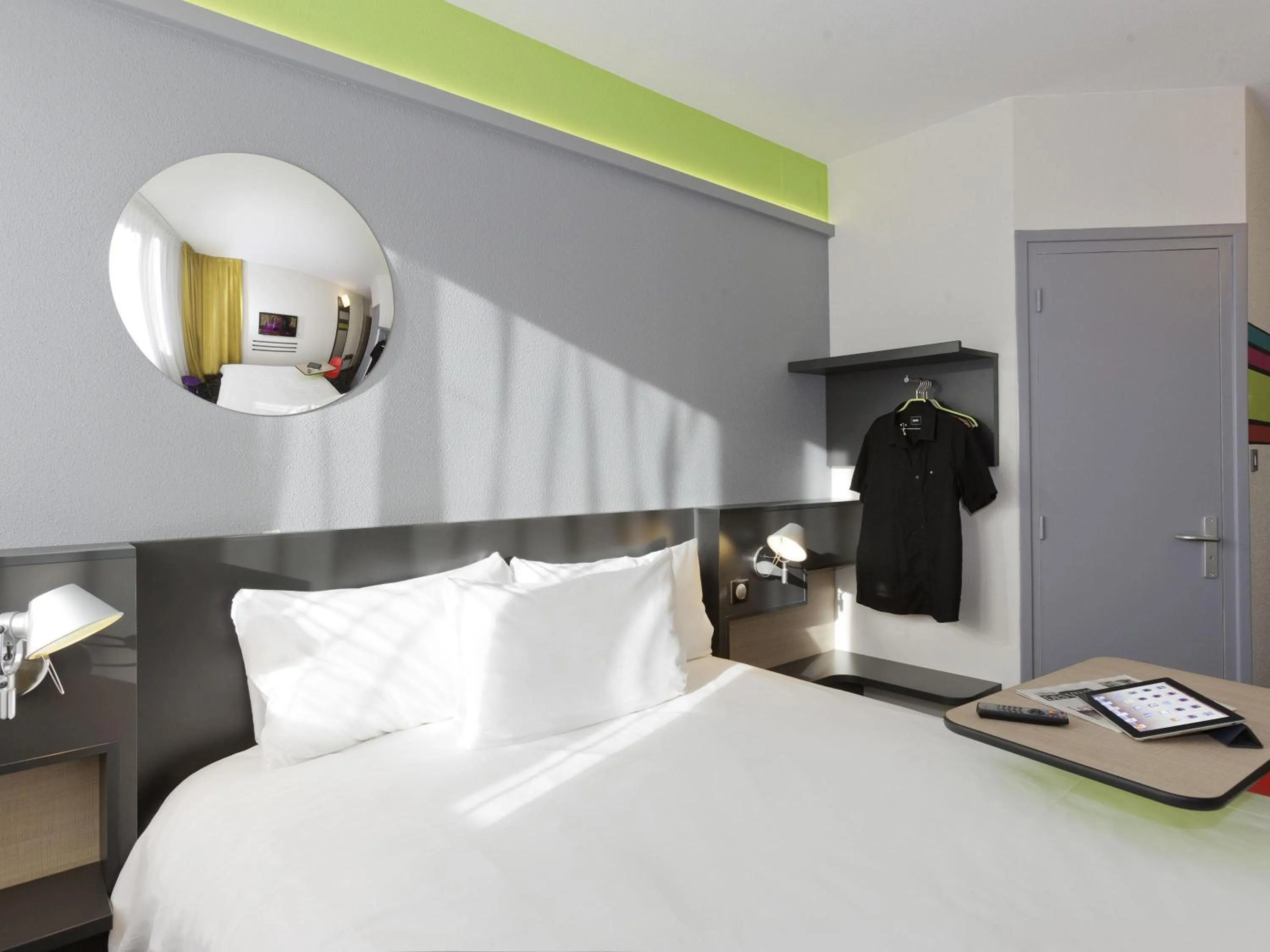 Bedroom, Bed in ibis Styles Roanne Centre Gare