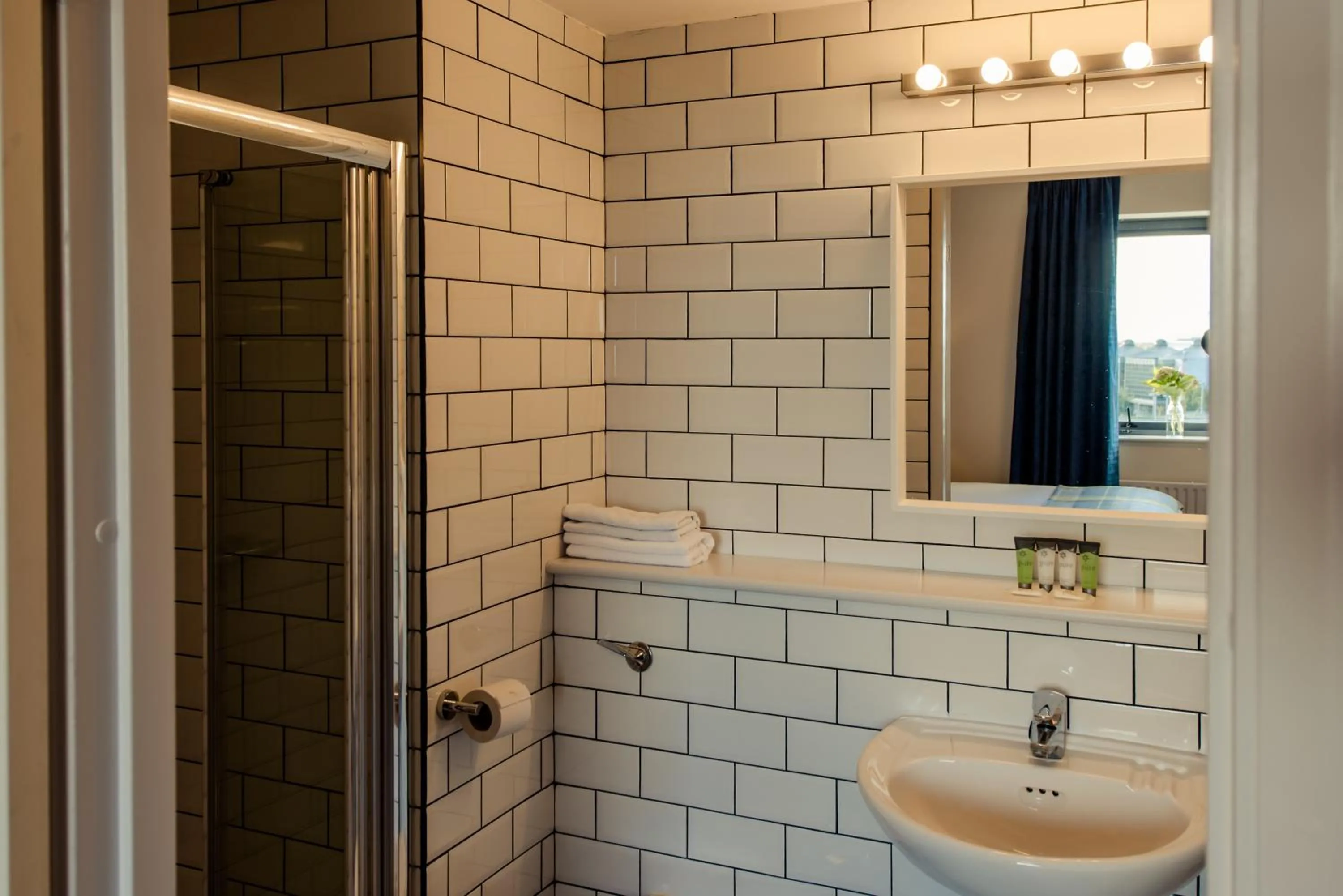 Superior Twin Room in DCU Rooms