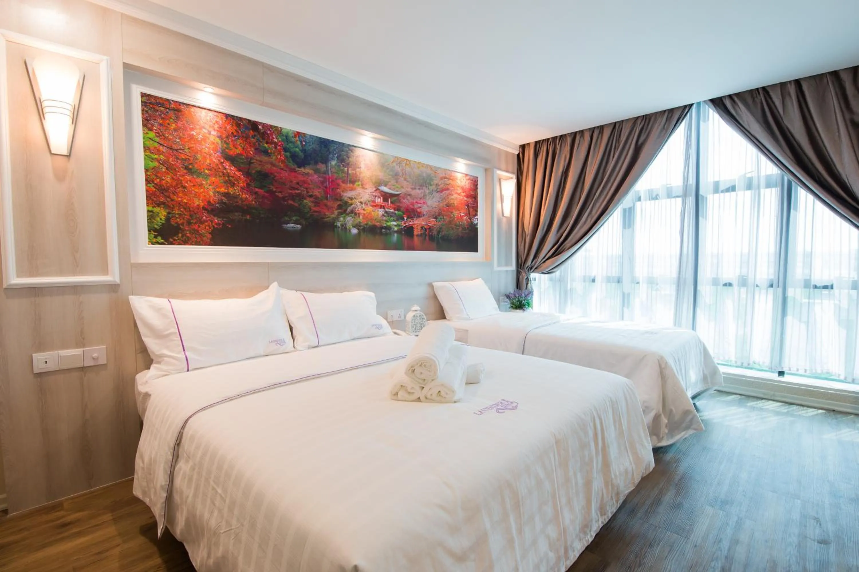 Photo of the whole room, Bed in Lavender Inn USJ