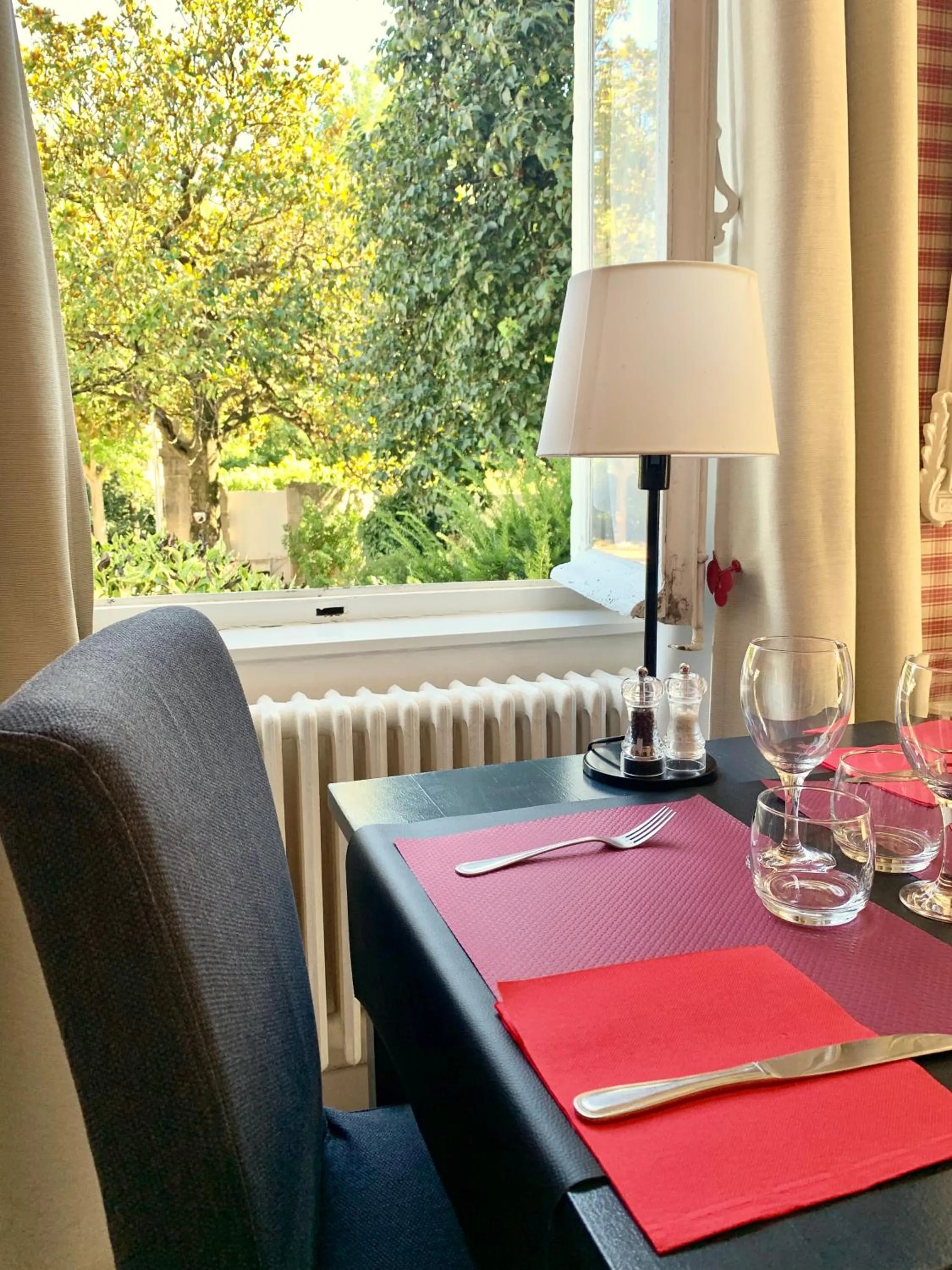 Restaurant/places to eat in Hôtel Restaurant La Désirade